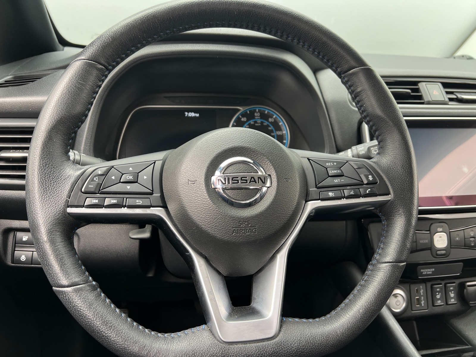 Thumbnail: 2020 Nissan Leaf - 5