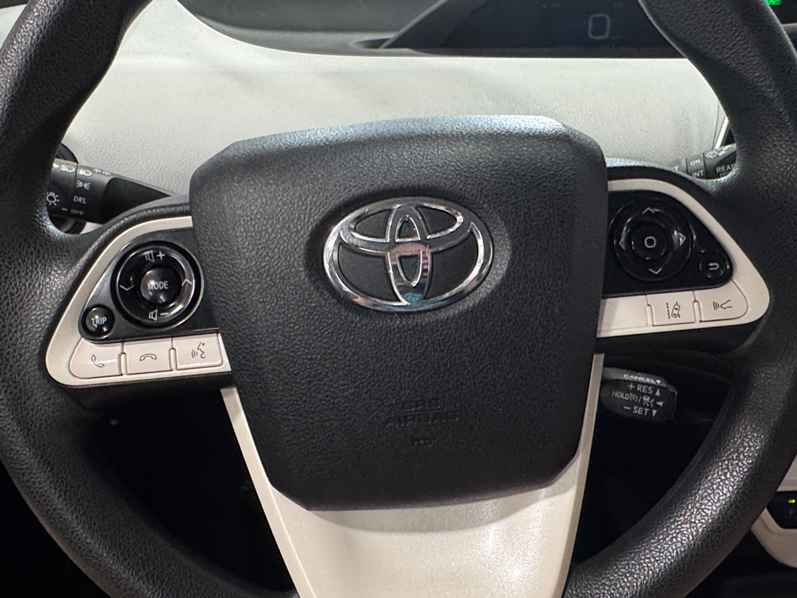 Thumbnail: 2017 Toyota Prius - 5