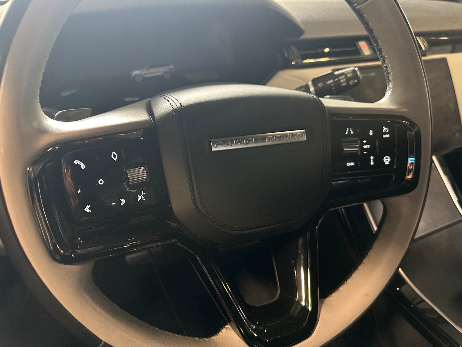 Thumbnail: 2024 Land Rover Range Rover Velar - 4