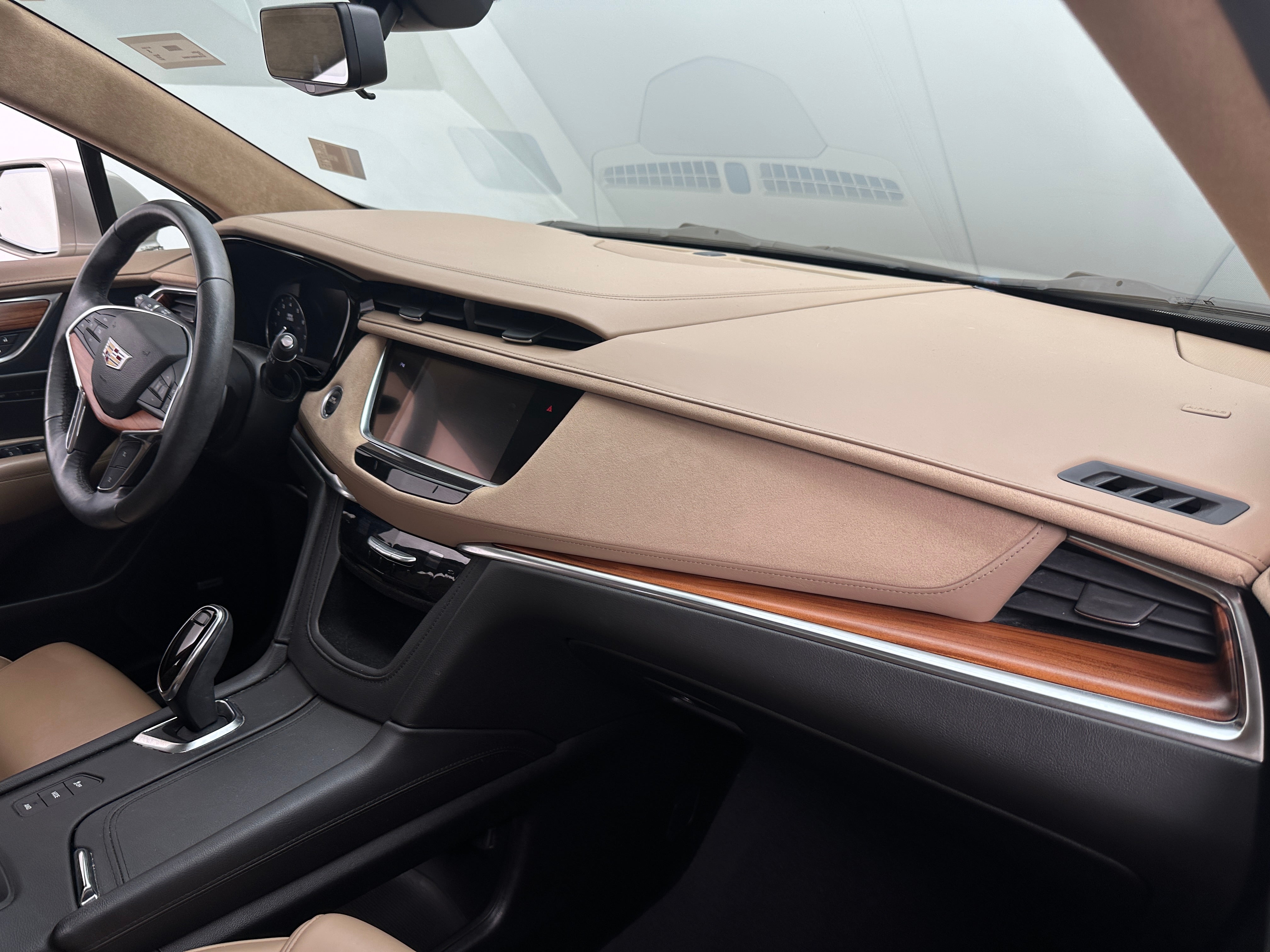Thumbnail: 2017 Cadillac XT5 - 2