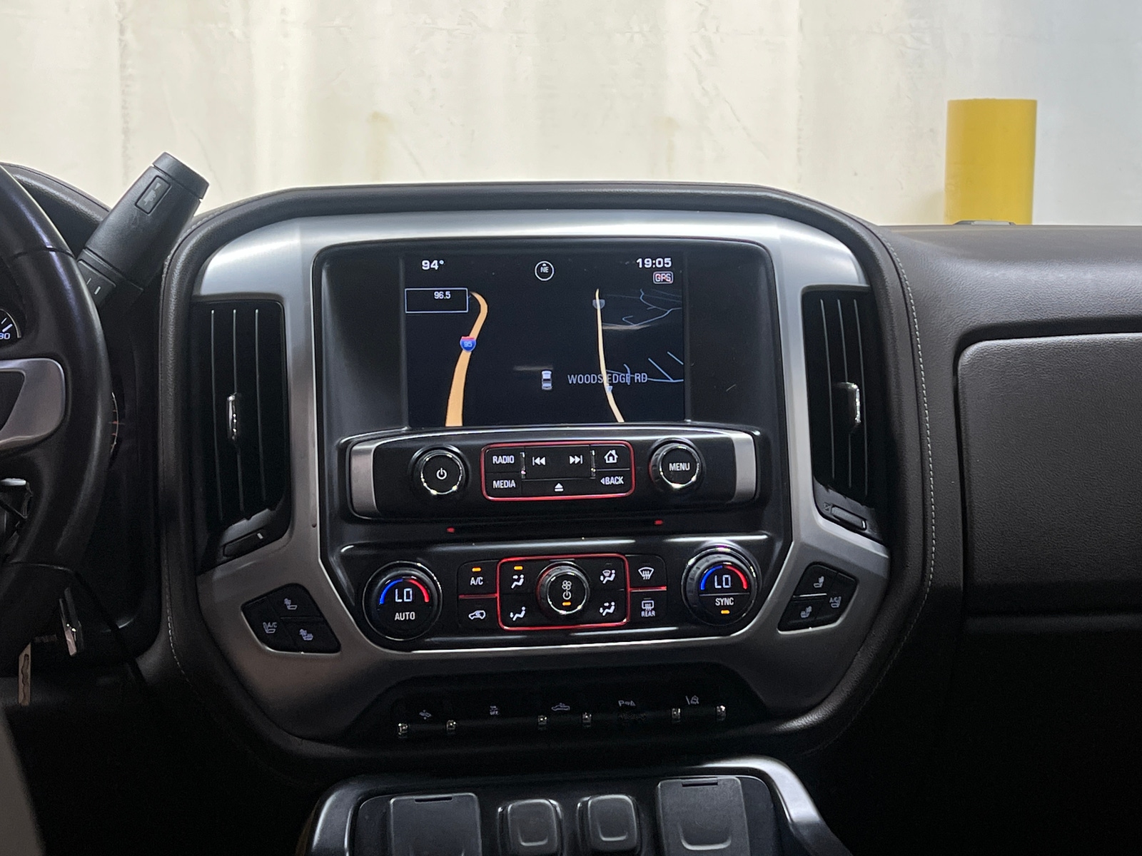 Thumbnail: 2015 GMC Sierra 1500 - 3