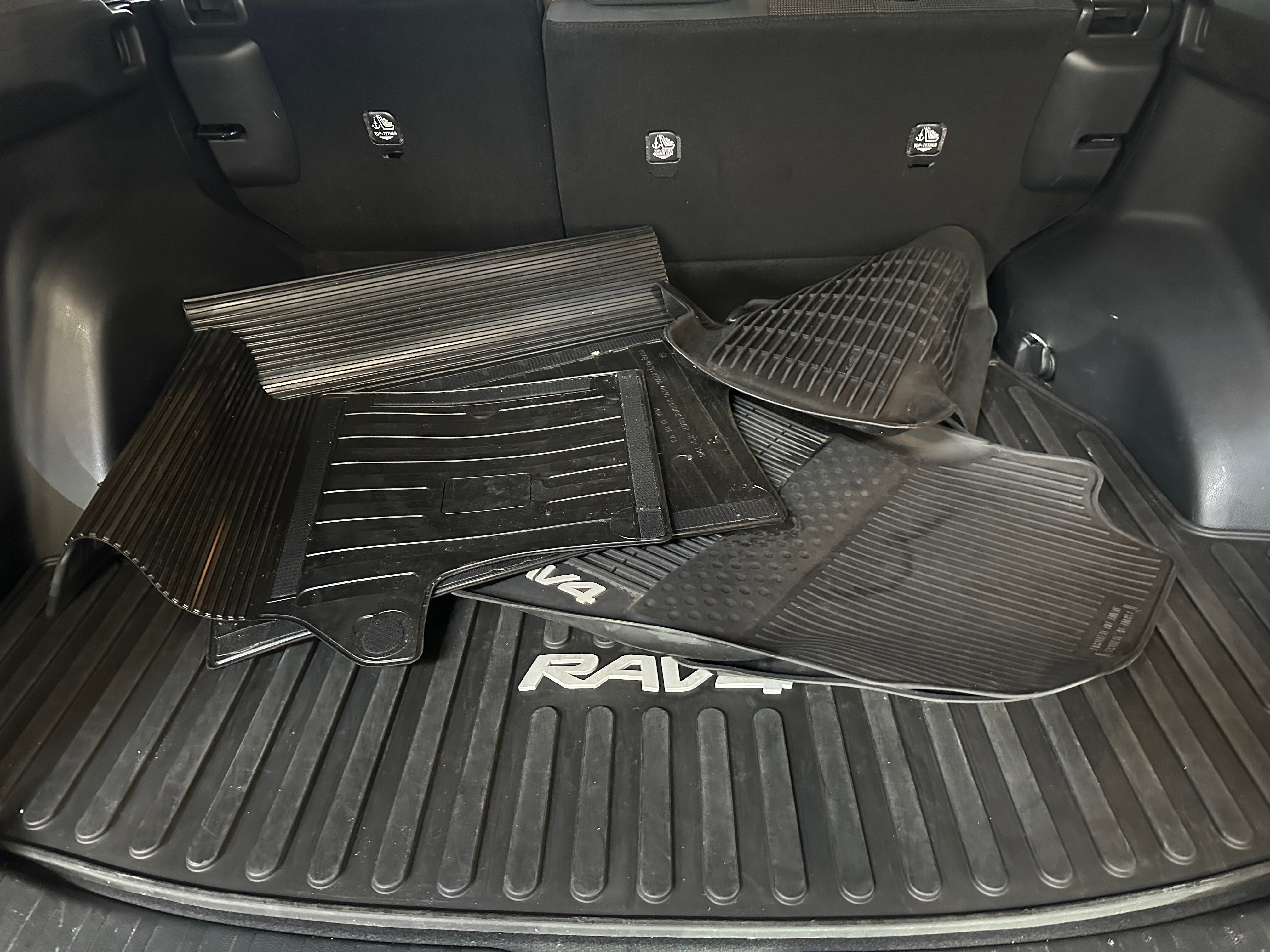 Thumbnail: 2020 Toyota RAV4 - 7
