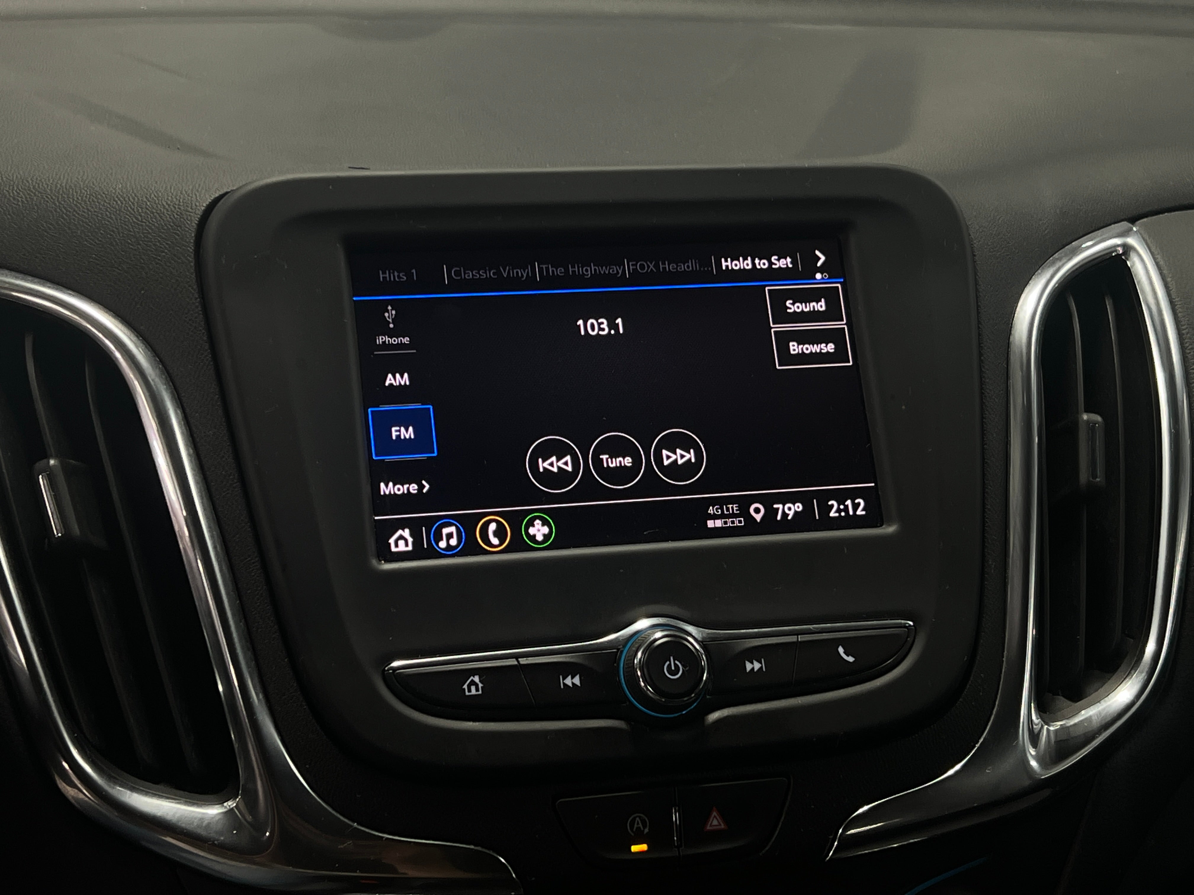 Thumbnail: 2022 Chevrolet Equinox - 4