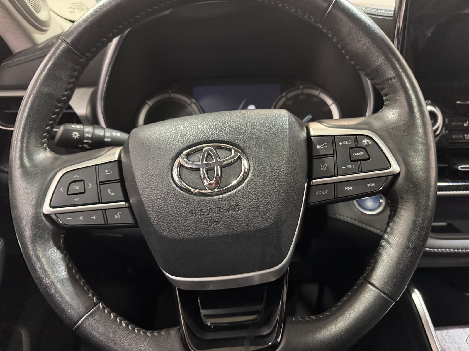 Thumbnail: 2022 Toyota Highlander - 4