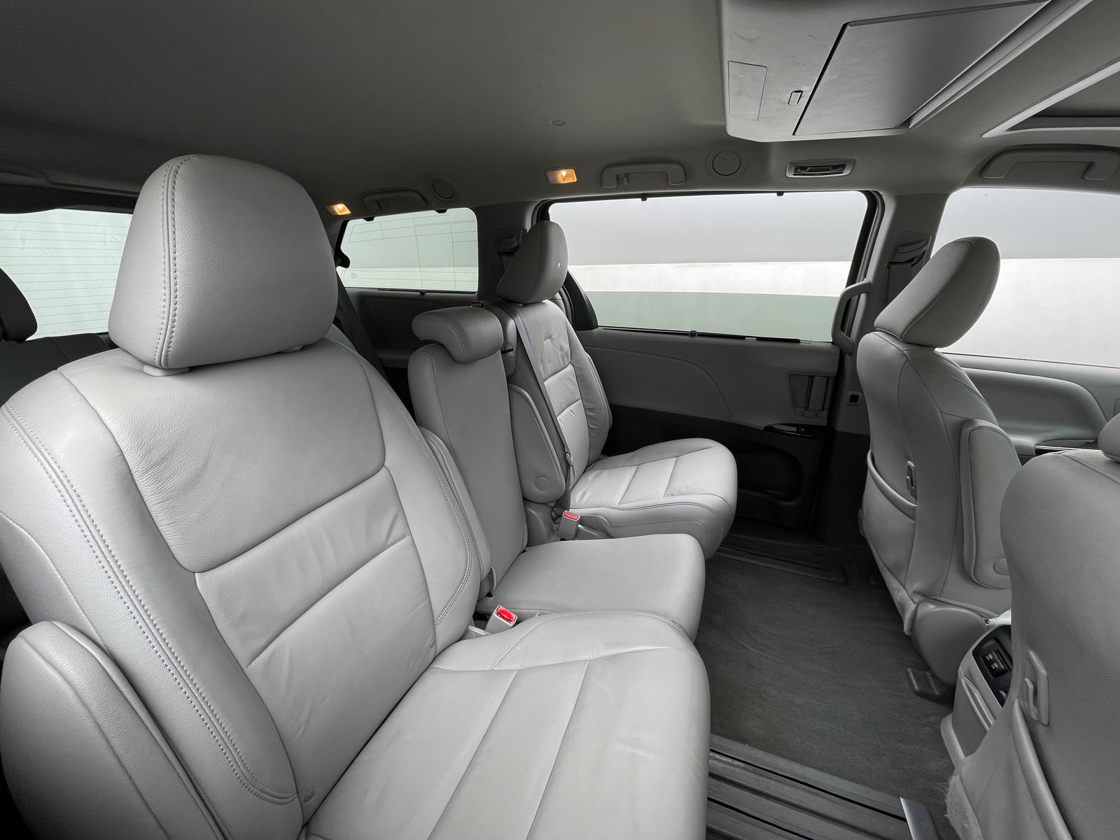 Thumbnail: 2019 Toyota Sienna - 5