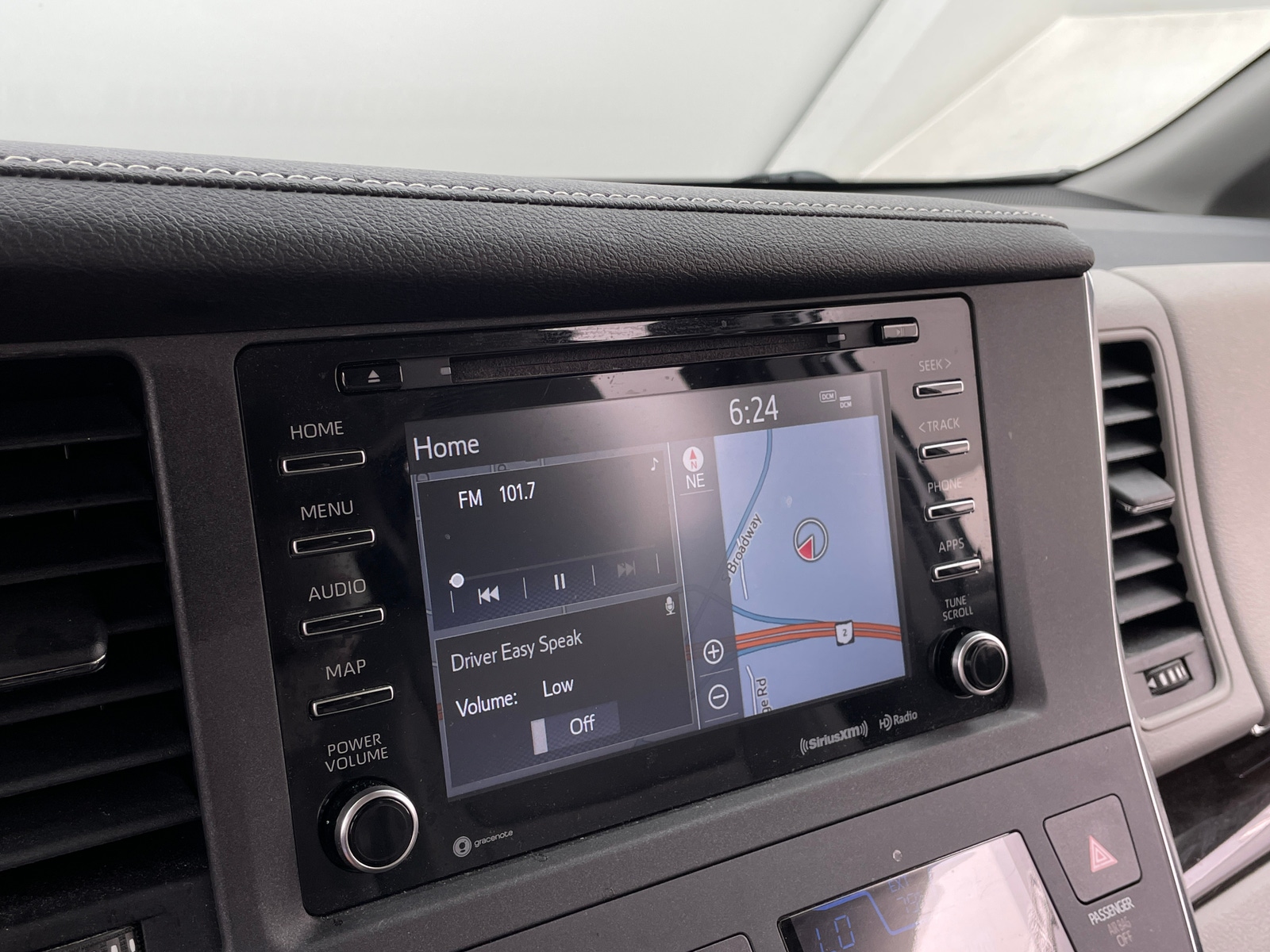 Thumbnail: 2019 Toyota Sienna - 3