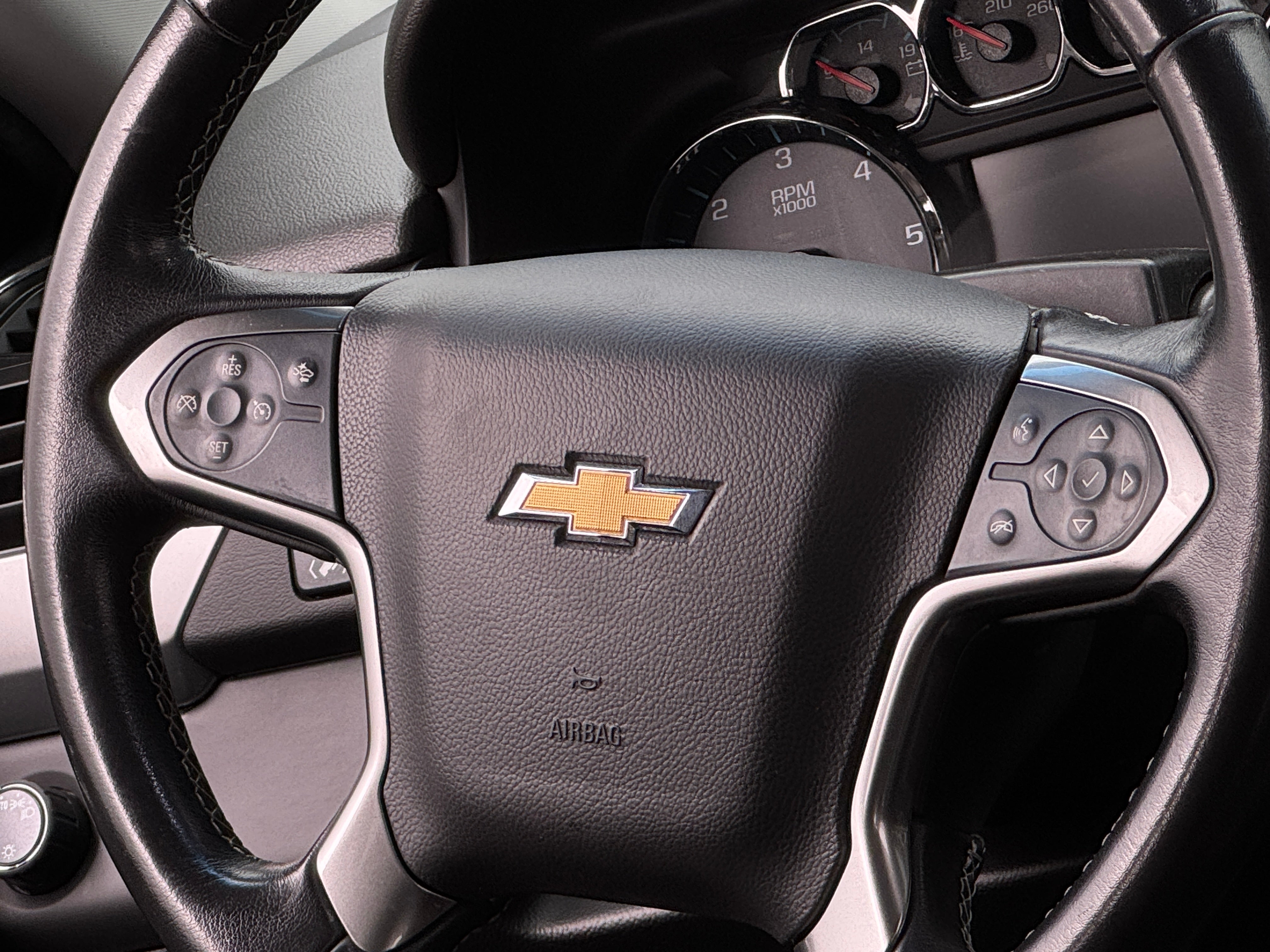 Thumbnail: 2019 Chevrolet Tahoe - 4