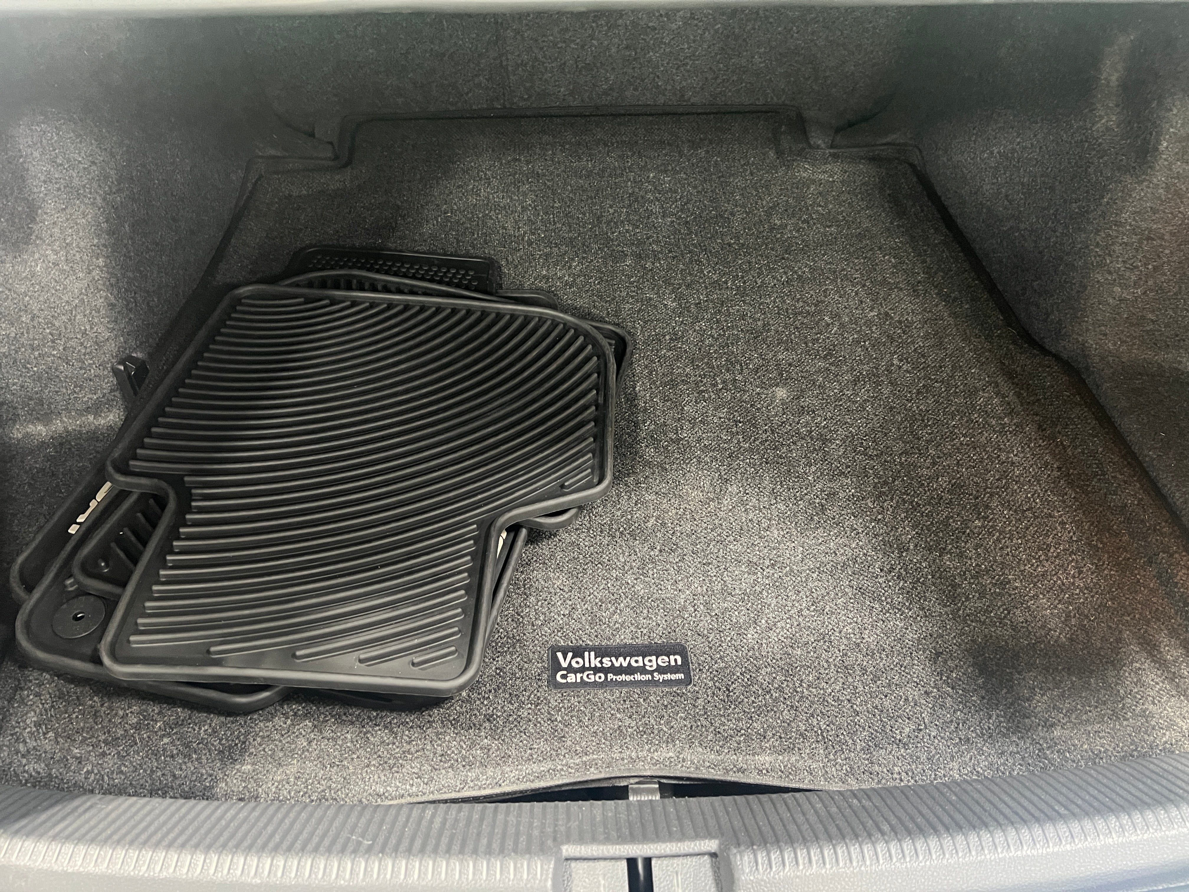 Thumbnail: 2013 Volkswagen Passat - 6