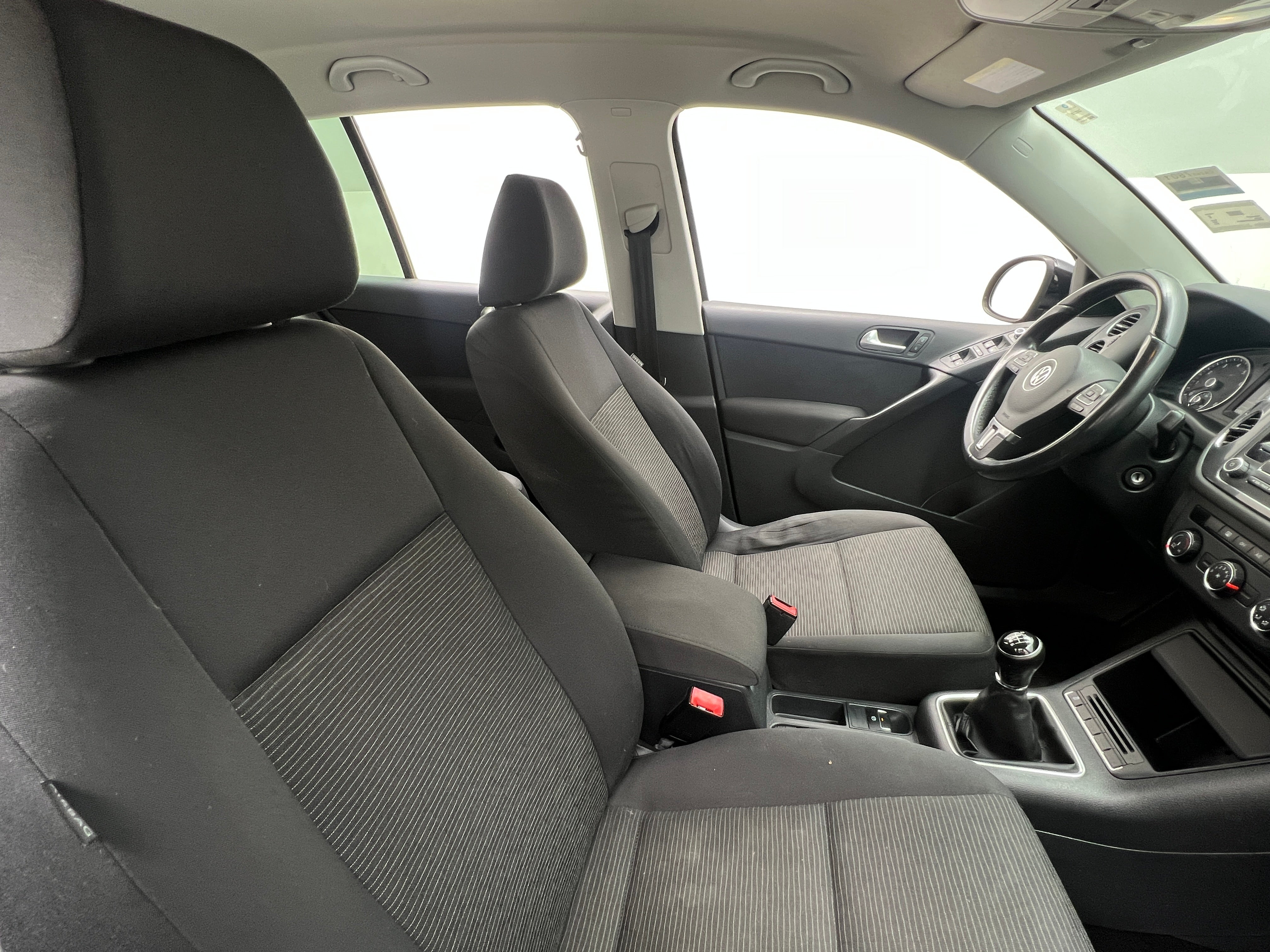 Thumbnail: 2013 Volkswagen Tiguan - 2