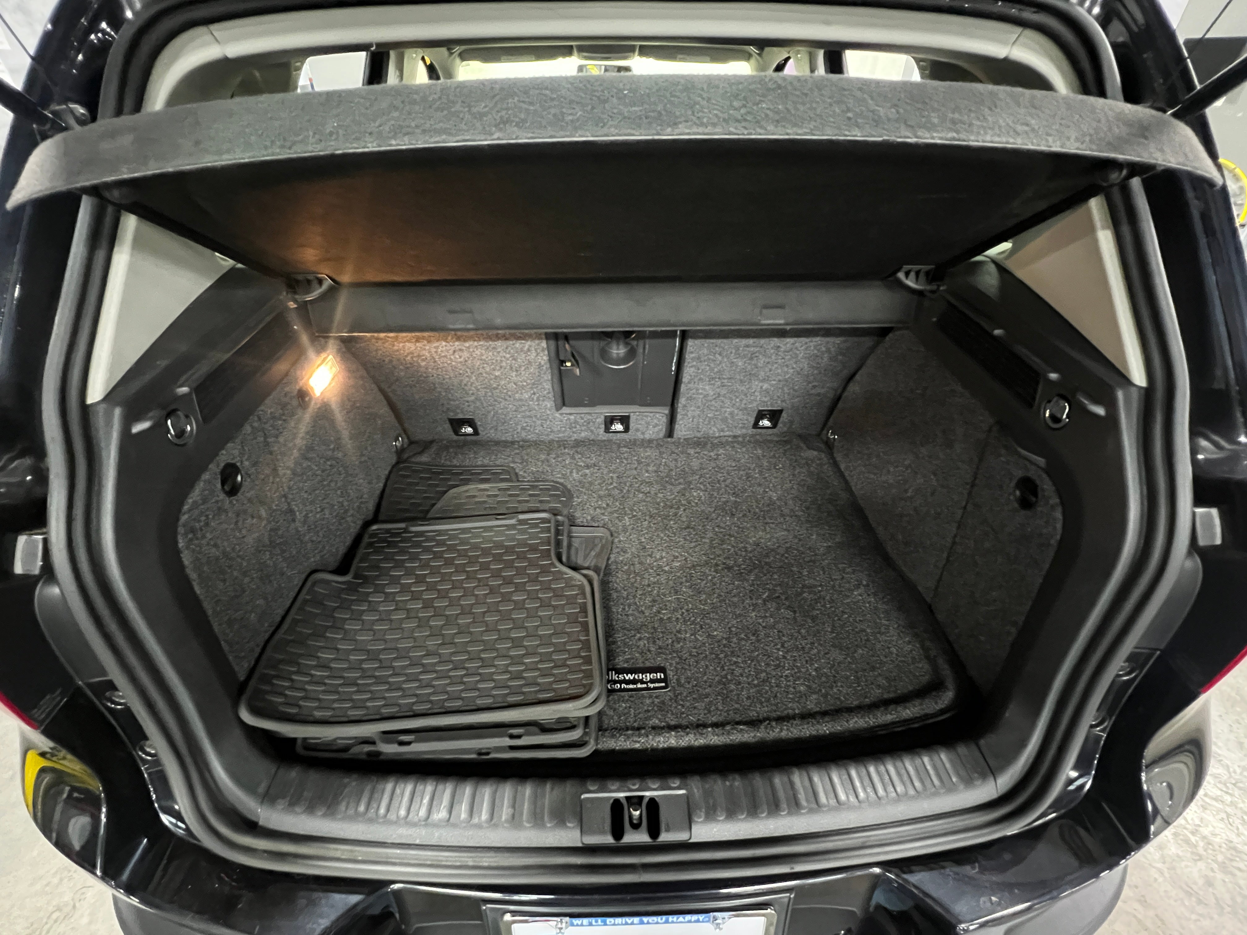 Thumbnail: 2013 Volkswagen Tiguan - 7