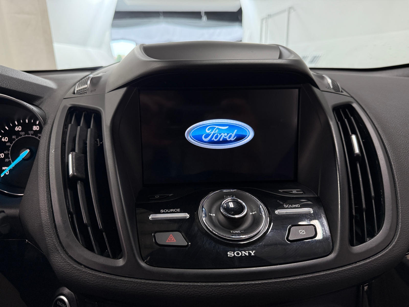 Thumbnail: 2019 Ford Escape - 3