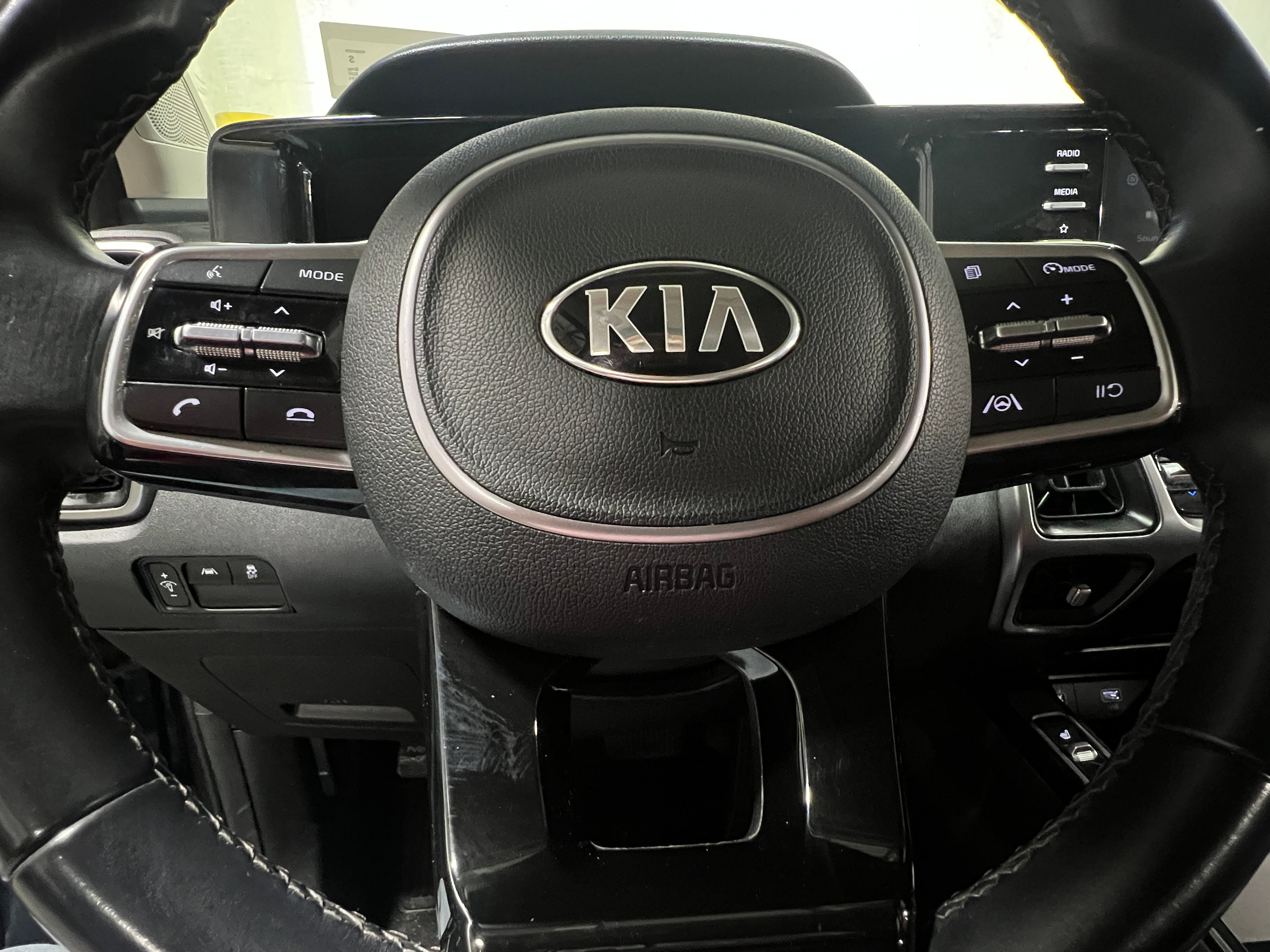 Thumbnail: 2021 Kia Sorento - 4