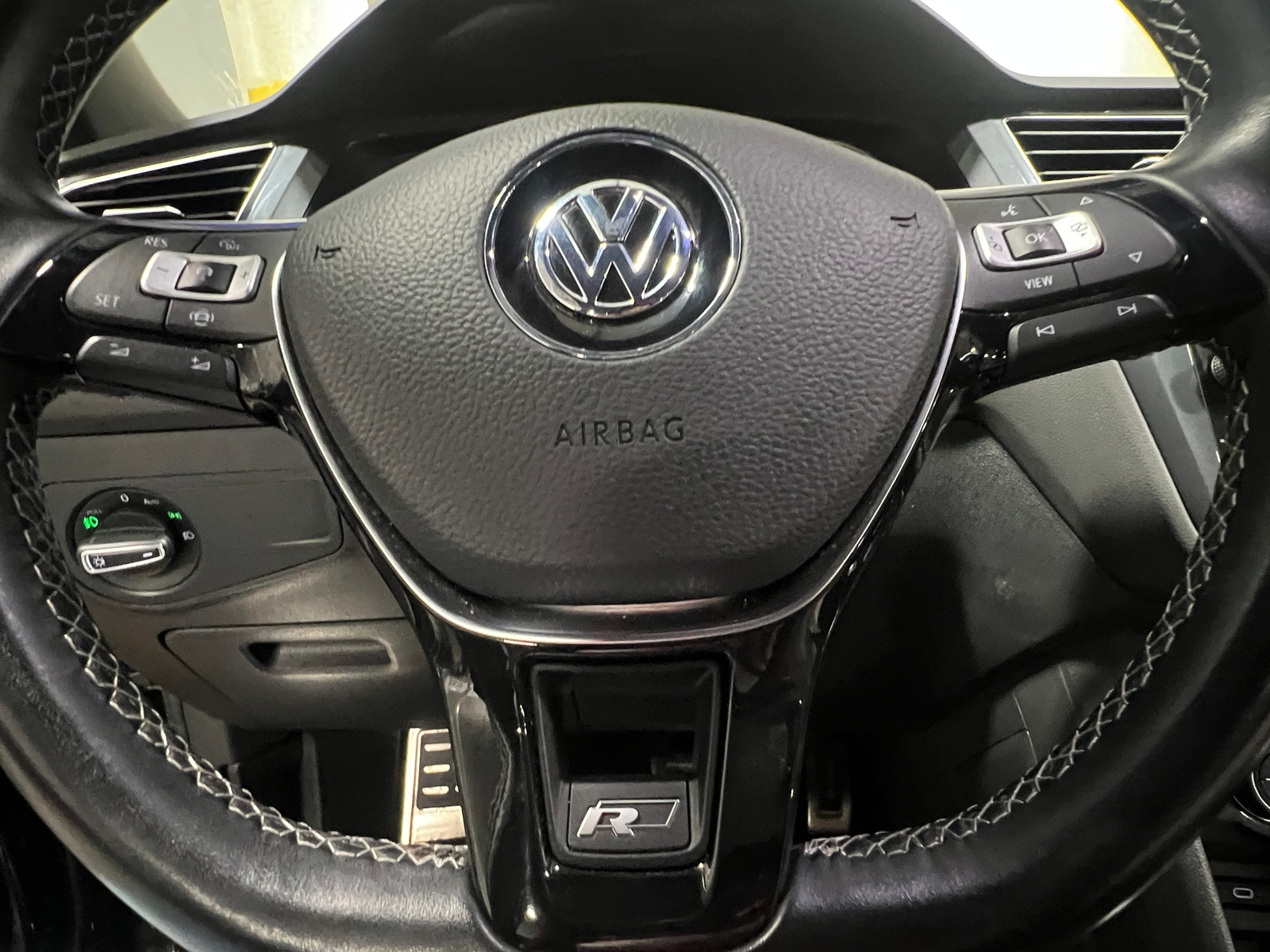Thumbnail: 2021 Volkswagen Tiguan - 4