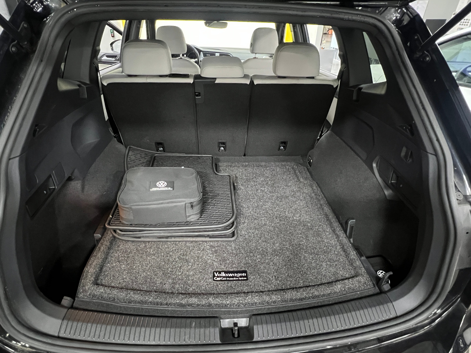 Thumbnail: 2021 Volkswagen Tiguan - 6