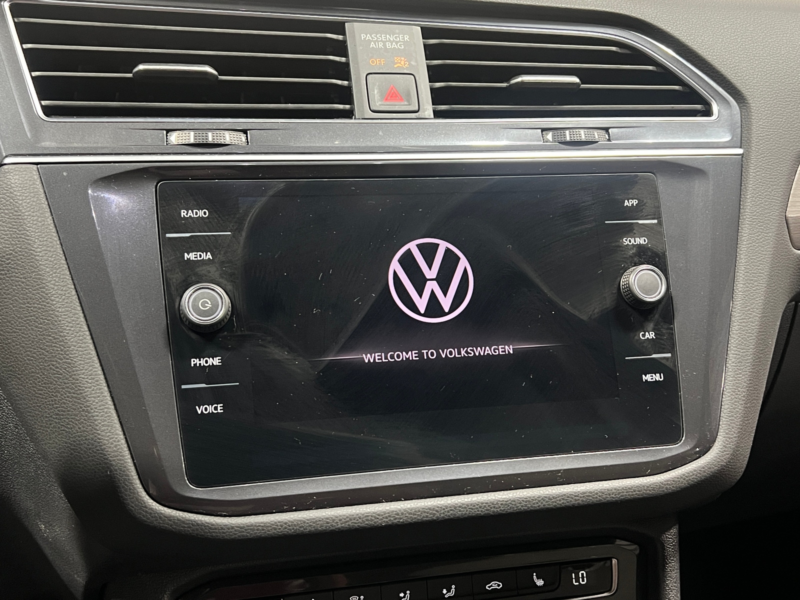 Thumbnail: 2021 Volkswagen Tiguan - 3