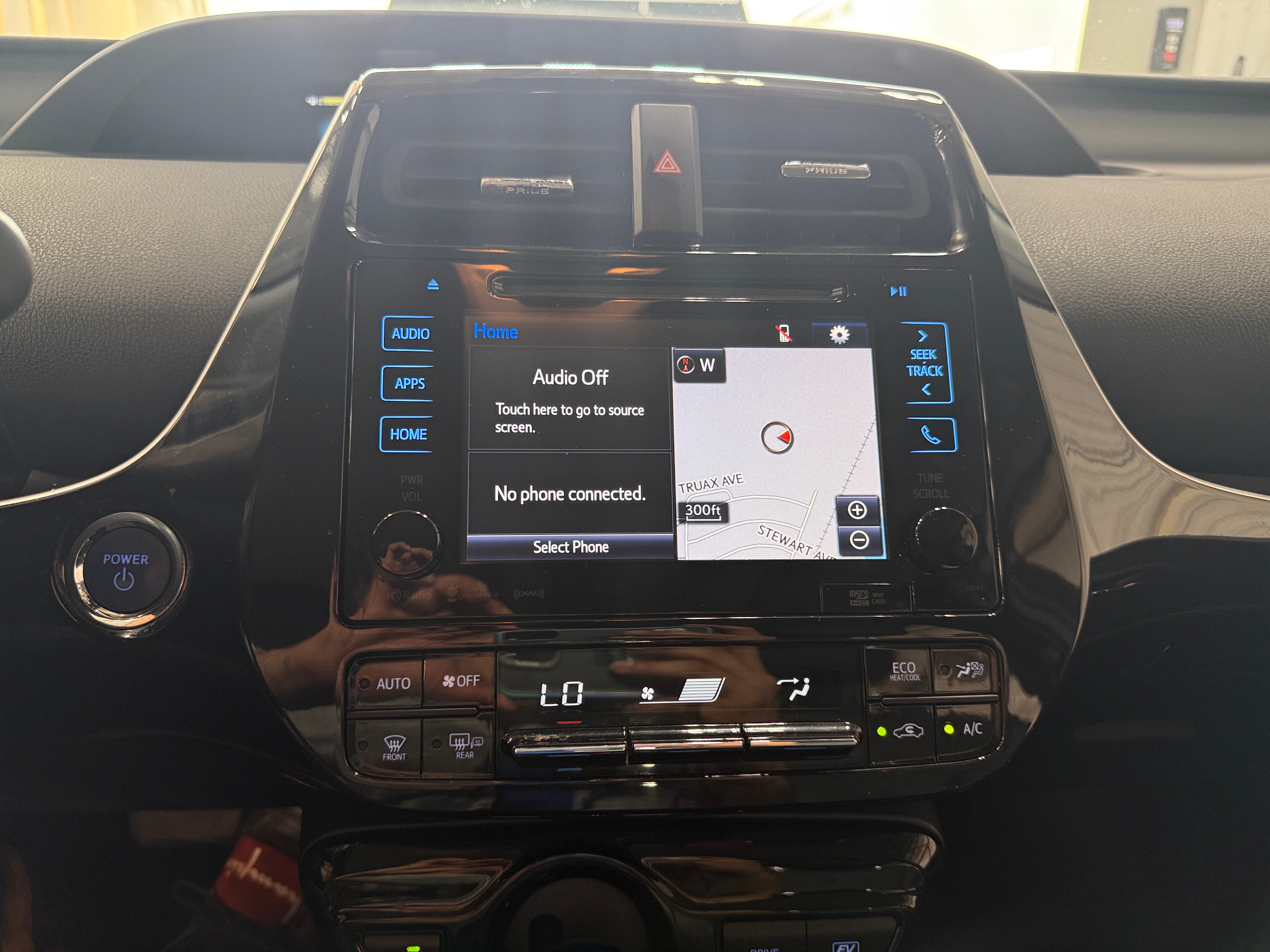 Thumbnail: 2017 Toyota Prius - 3