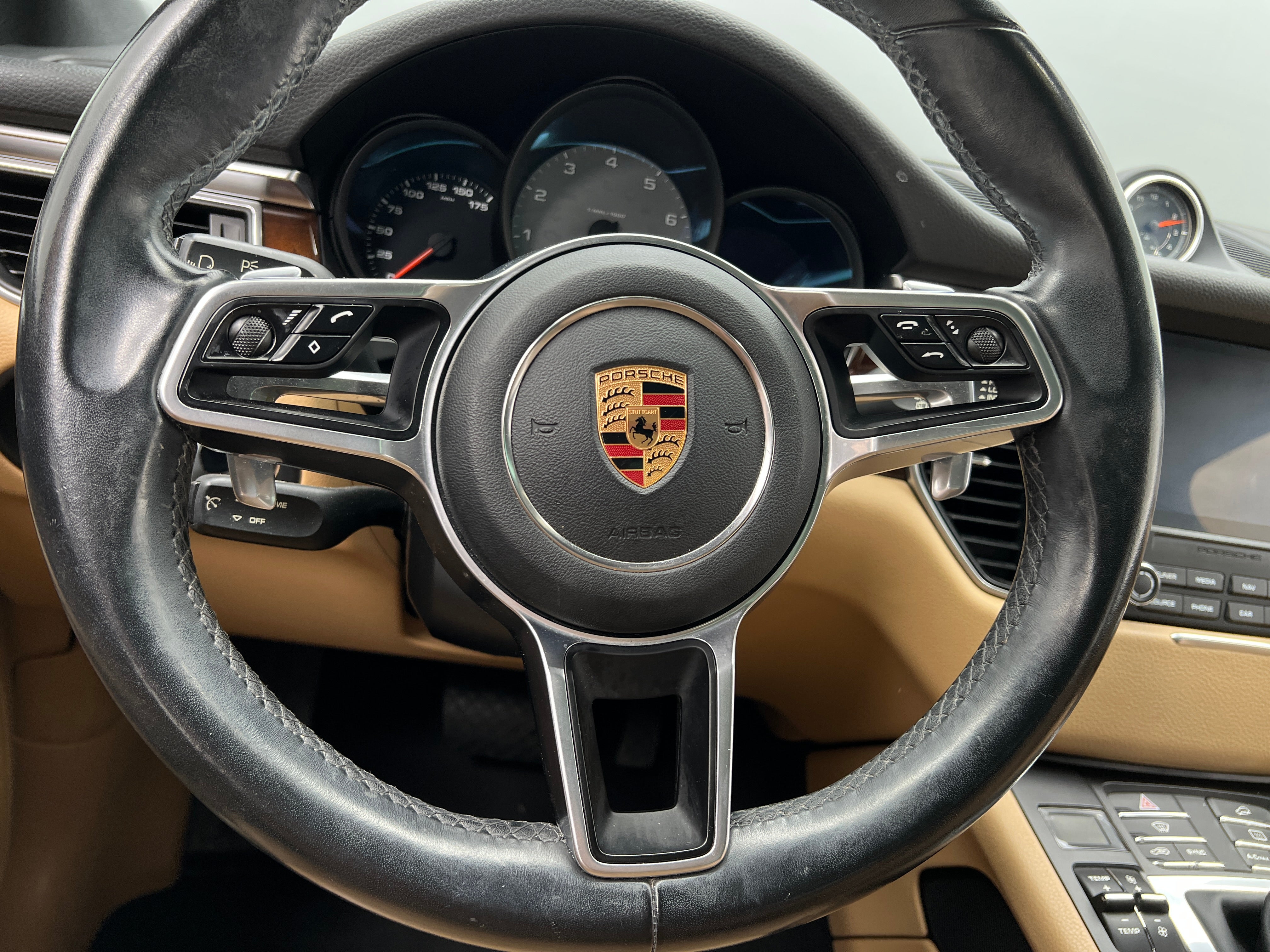 Thumbnail: 2018 Porsche Macan - 4