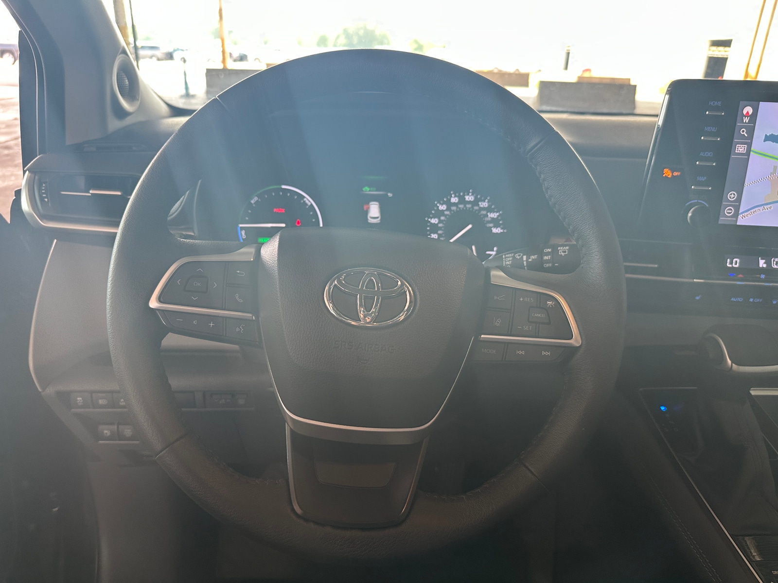 Thumbnail: 2022 Toyota Sienna - 4