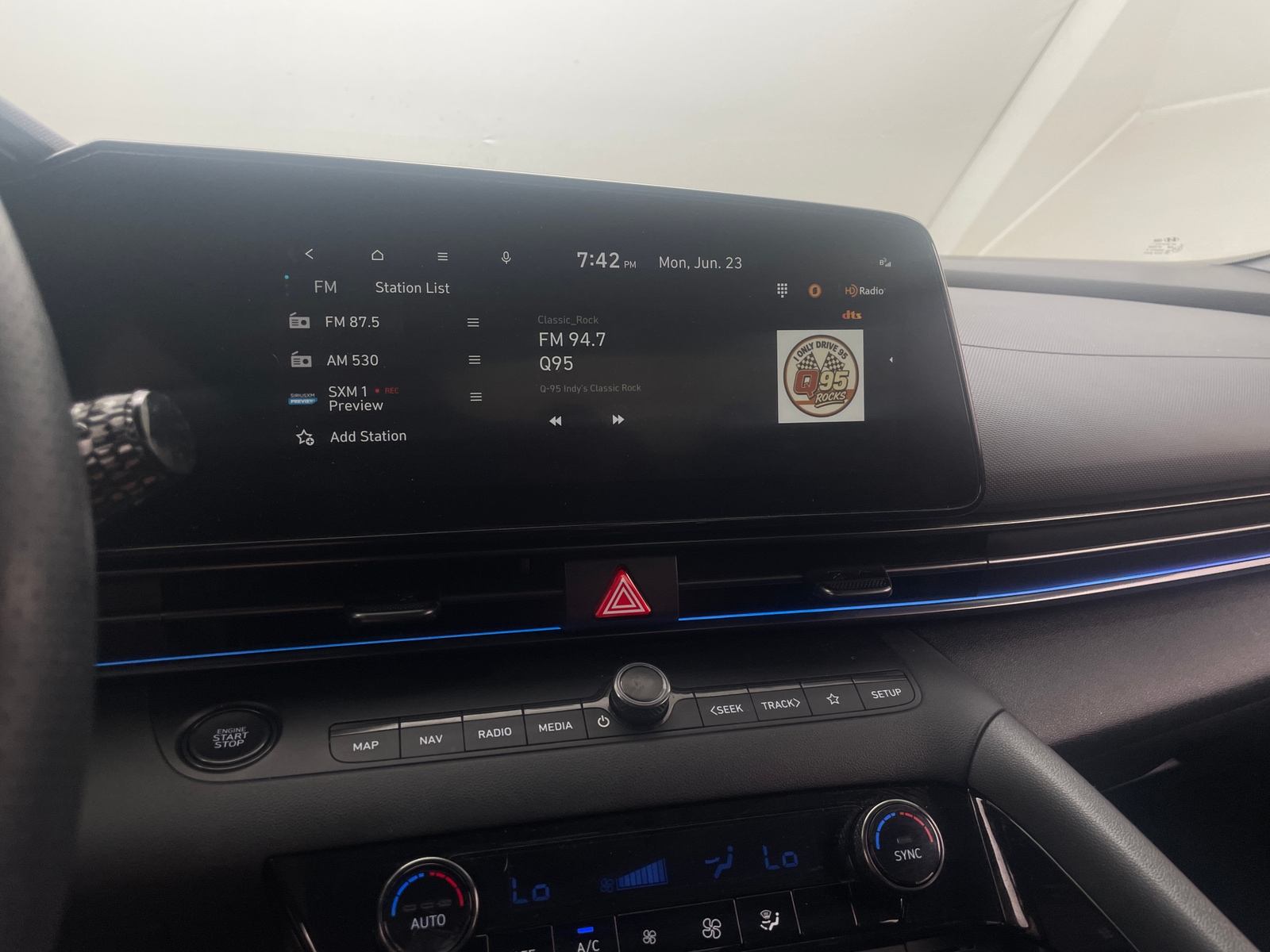 Thumbnail: 2022 Hyundai Elantra - 3