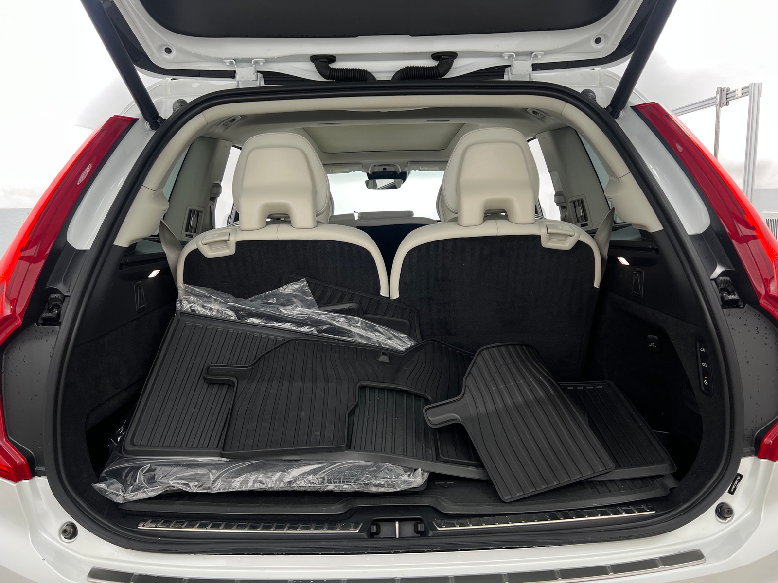 Thumbnail: 2022 Volvo XC90 - 6