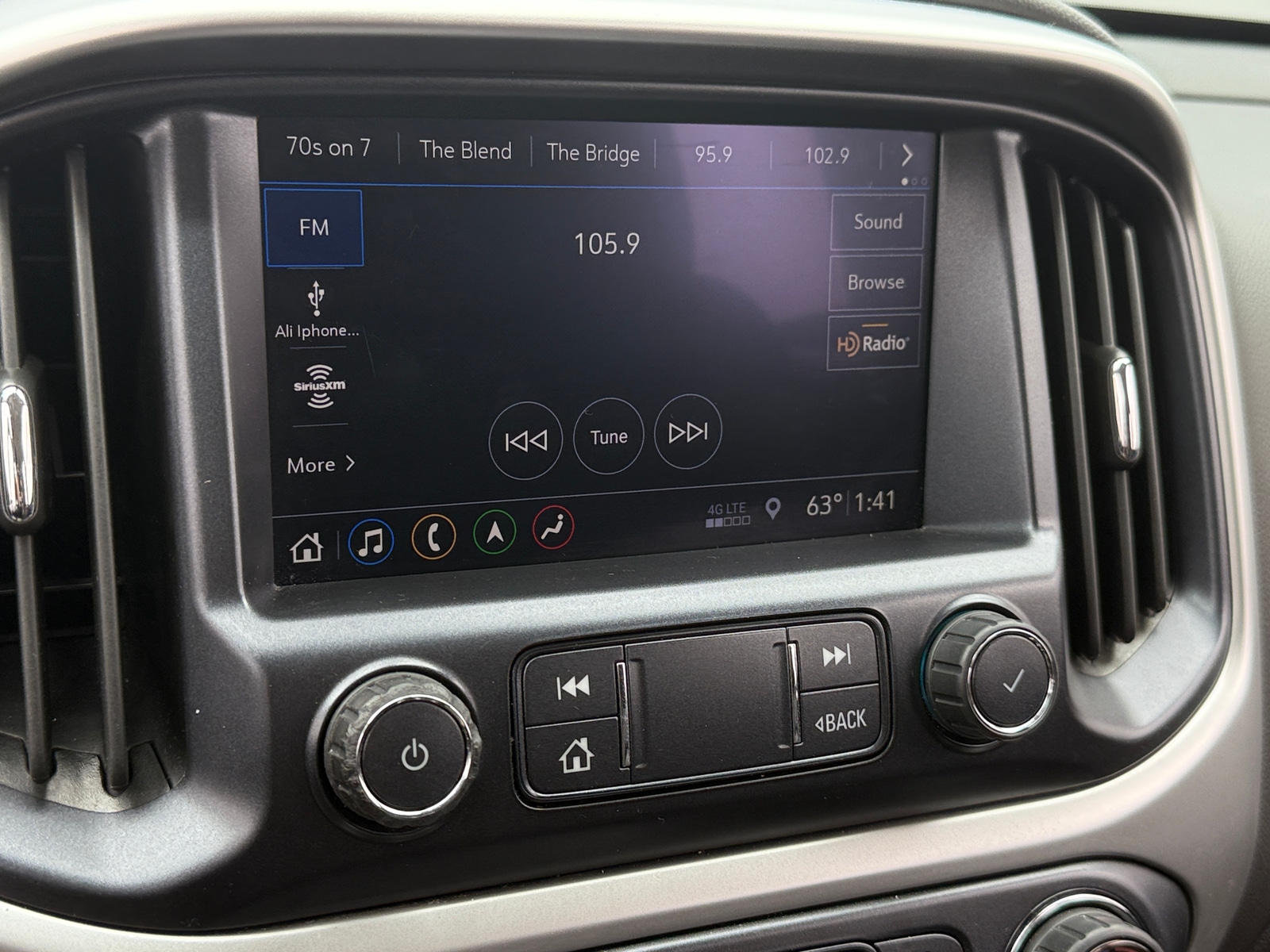 Thumbnail: 2019 Chevrolet Colorado - 3