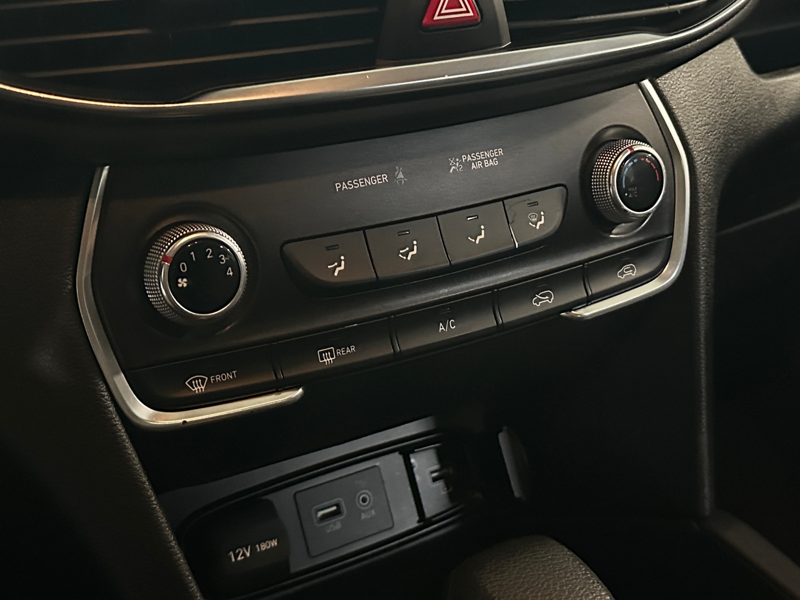 Thumbnail: 2020 Hyundai Santa Fe - 4