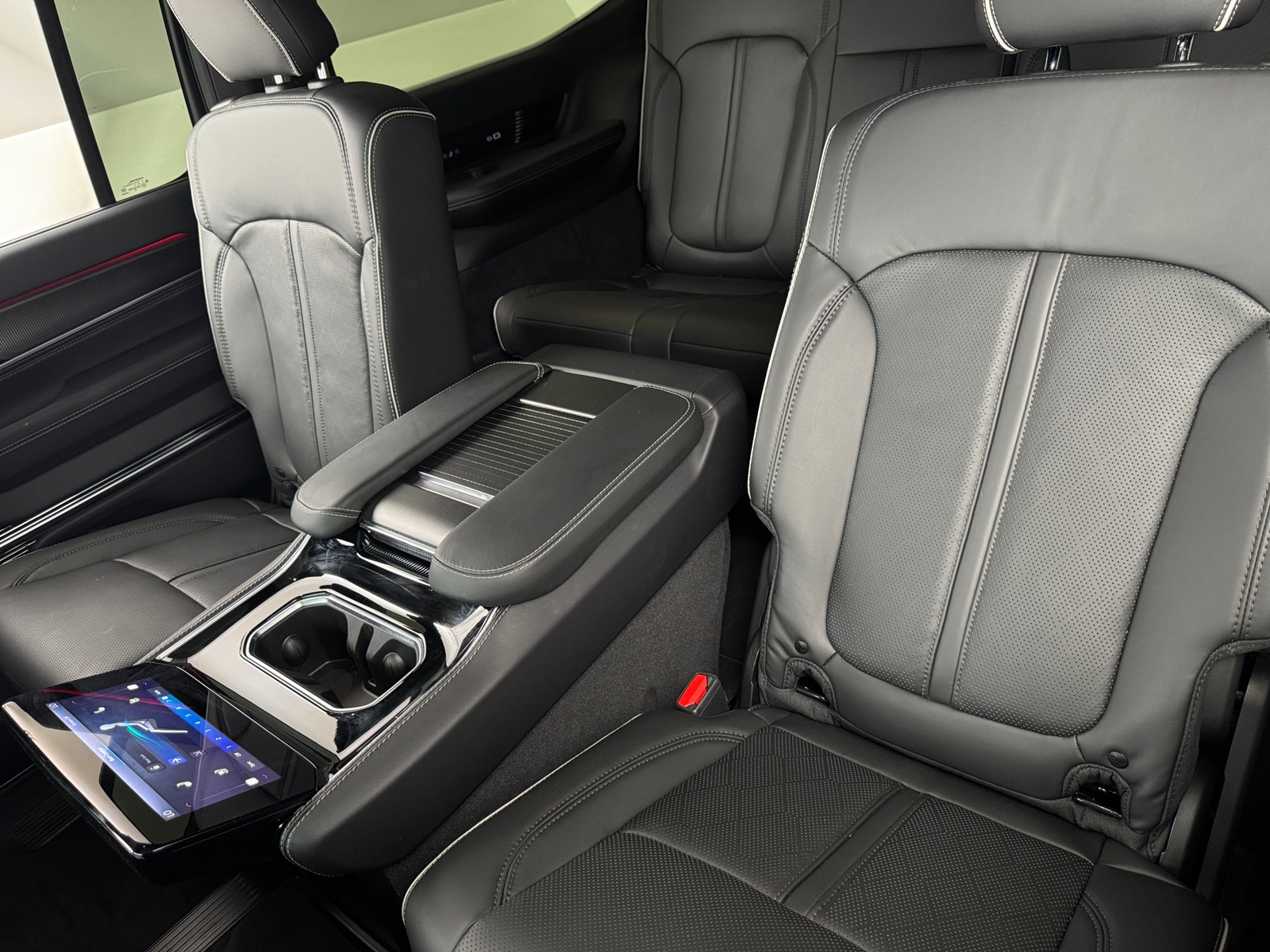 Thumbnail: 2024 Jeep Grand Wagoneer - 5