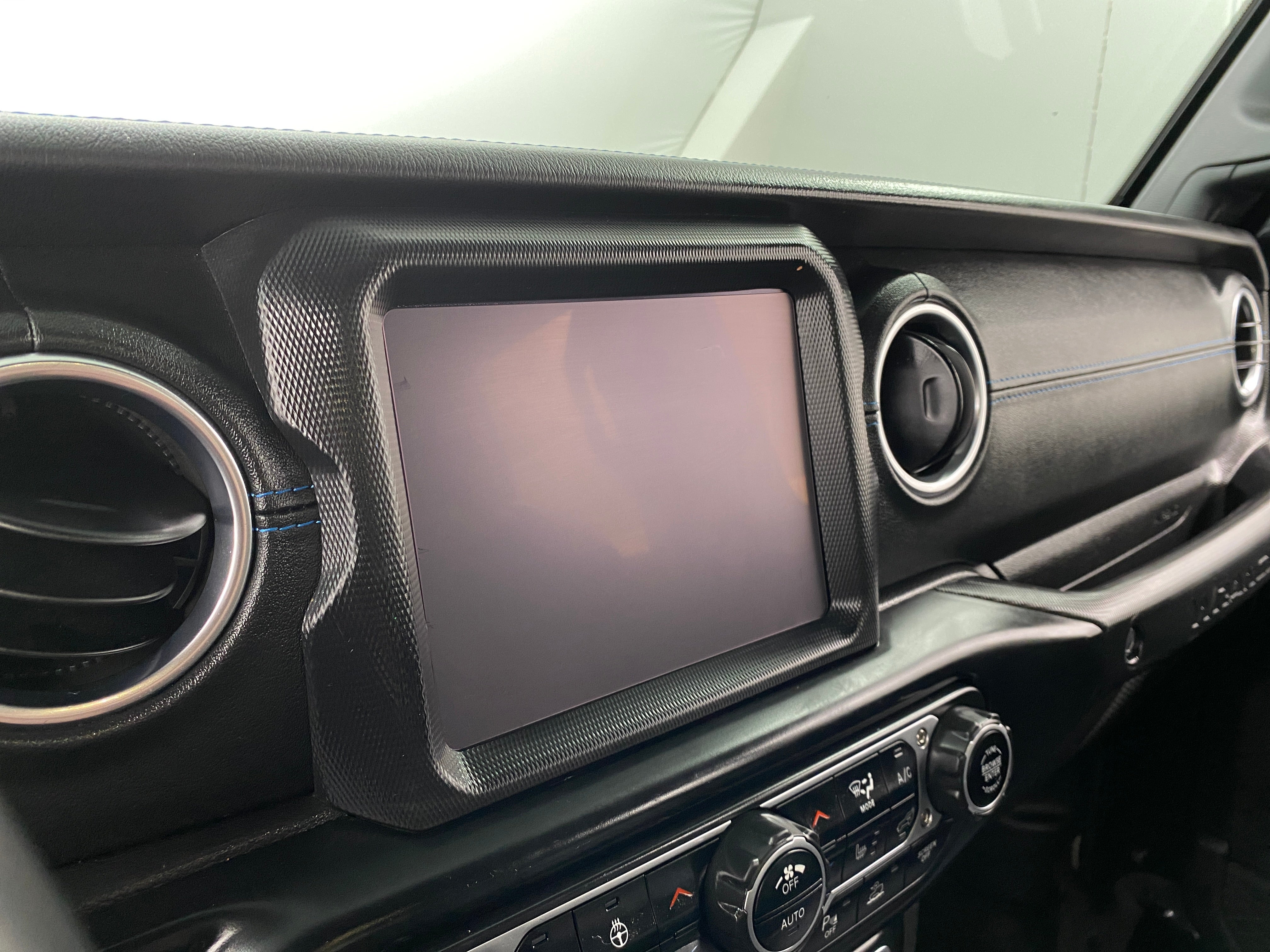 Thumbnail: 2022 Jeep Wrangler - 3