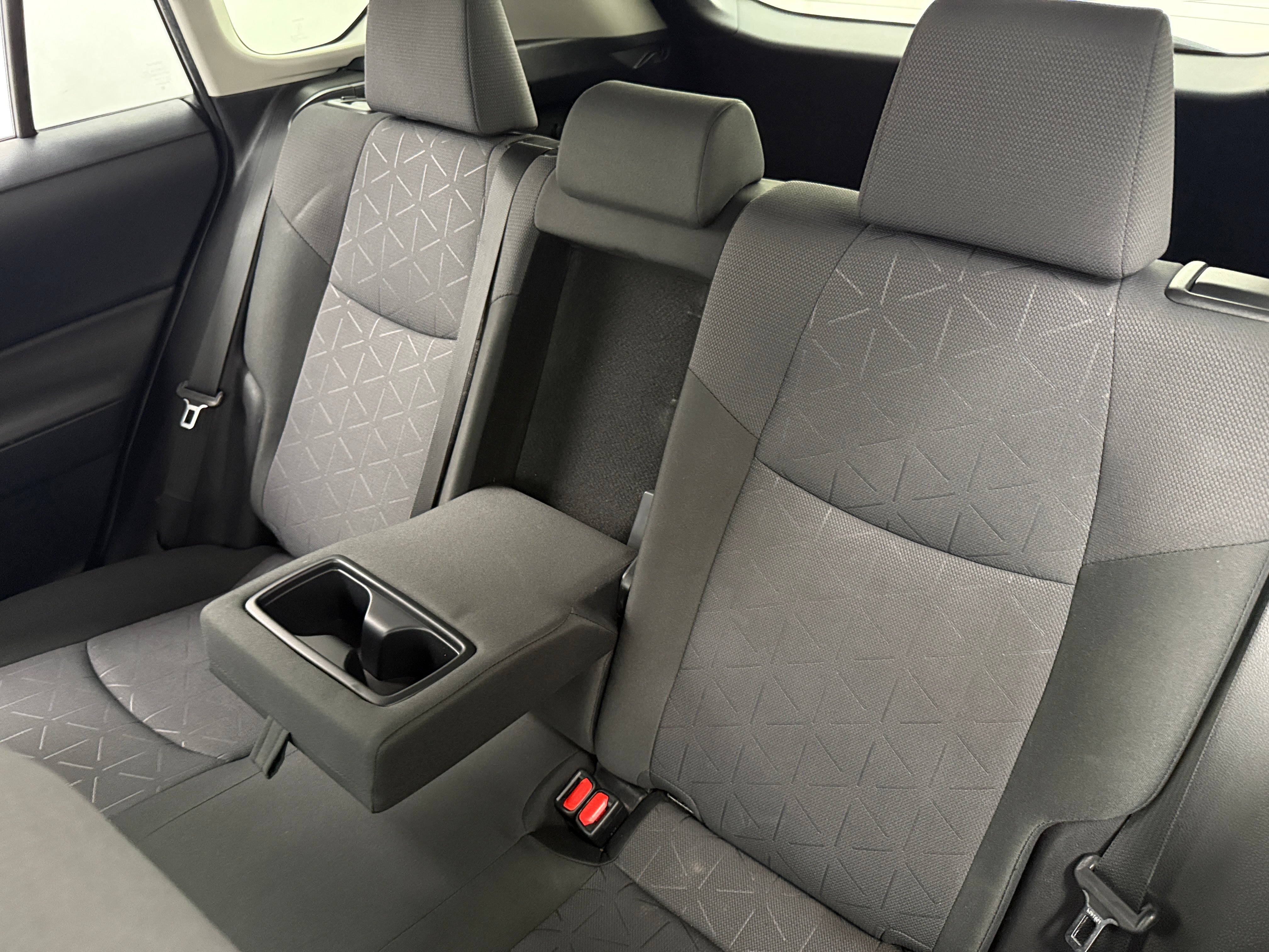 Thumbnail: 2019 Toyota RAV4 - 6