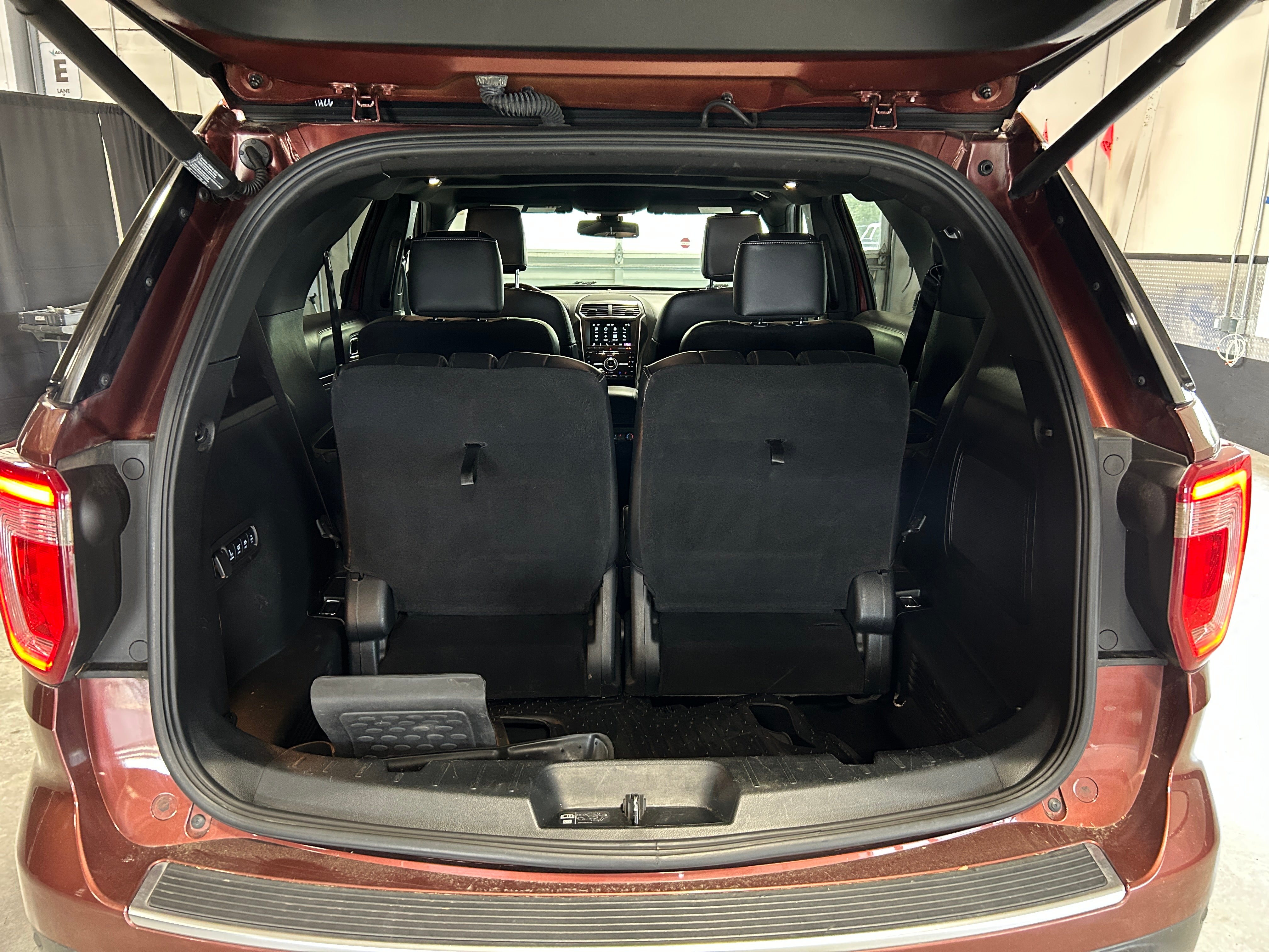 Thumbnail: 2018 Ford Explorer - 6