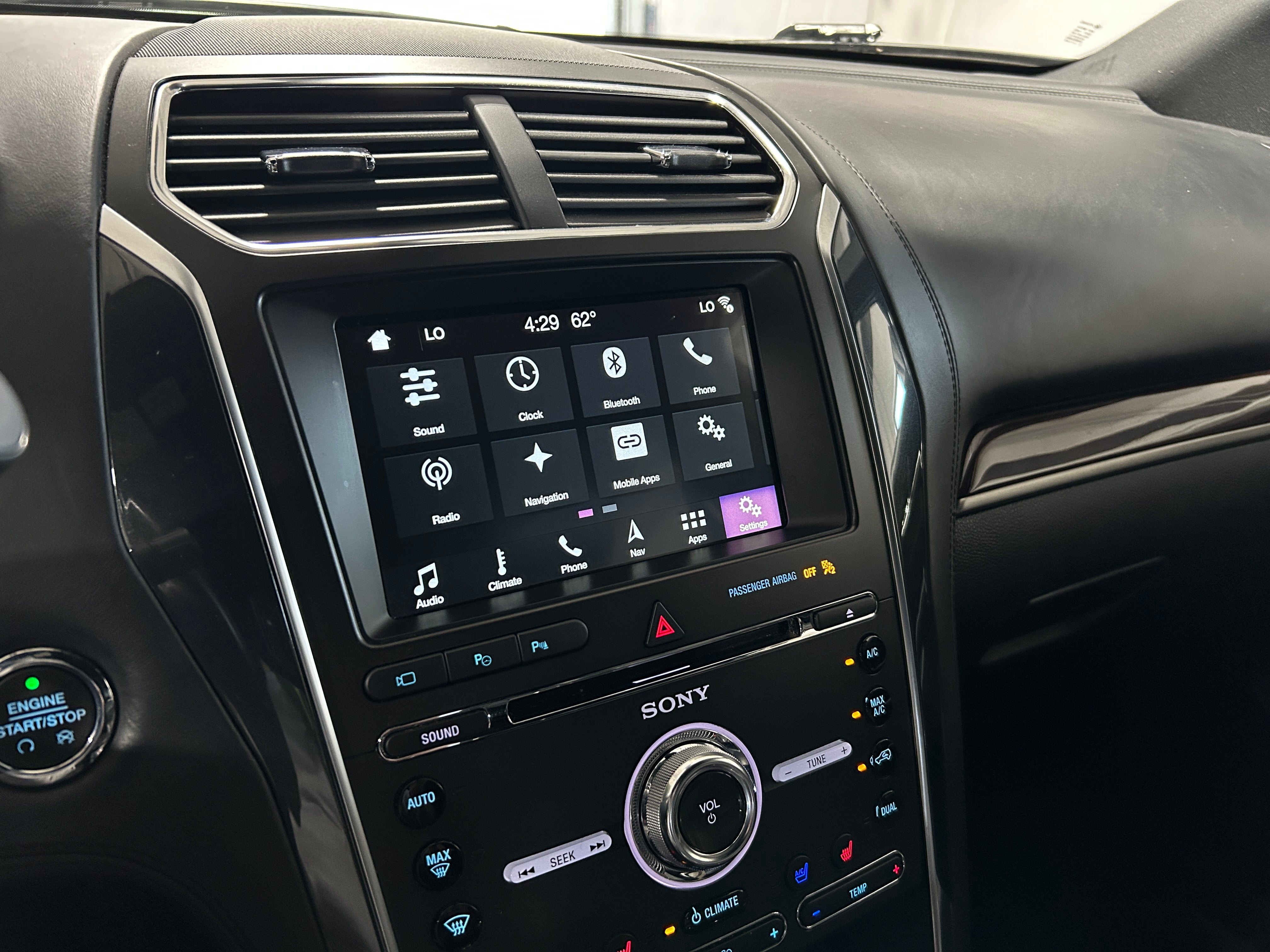 Thumbnail: 2018 Ford Explorer - 3