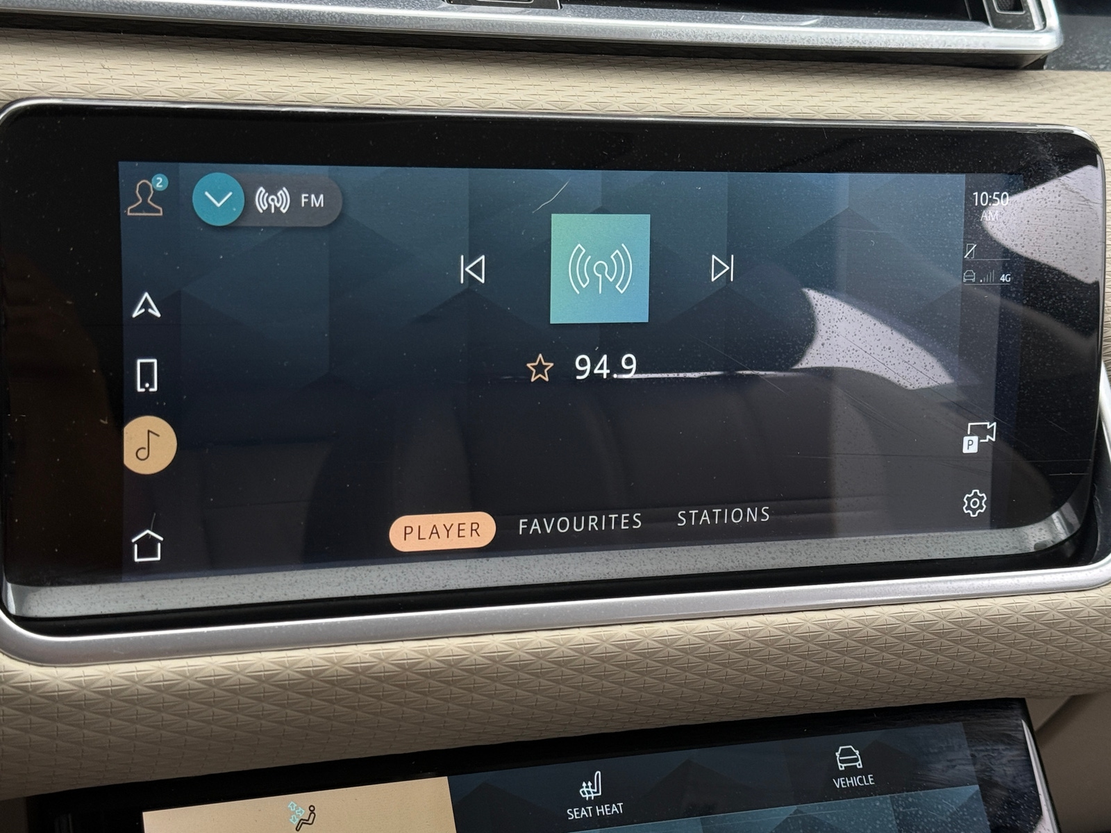 Thumbnail: 2021 Land Rover Range Rover Velar - 3