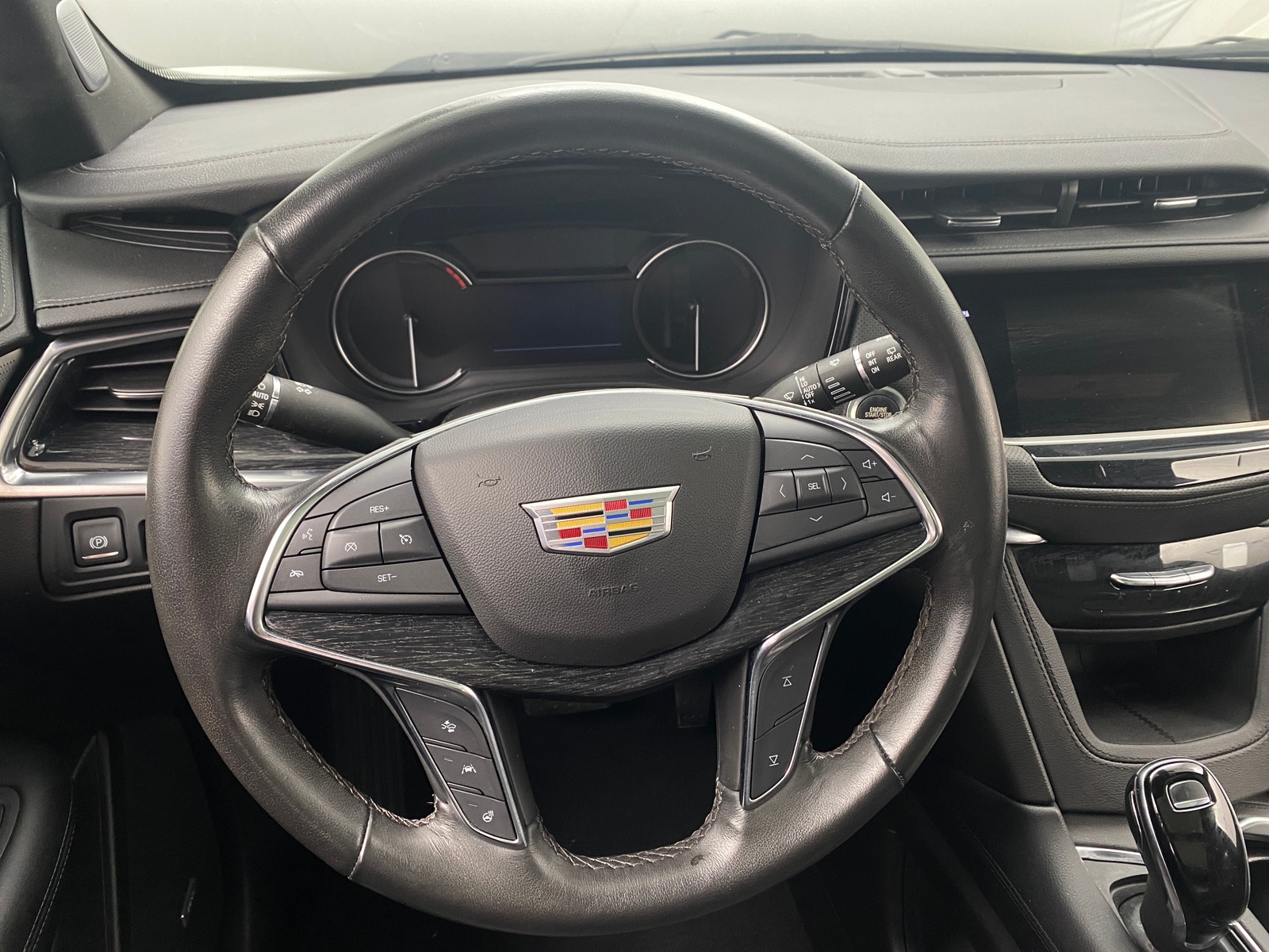 Thumbnail: 2023 Cadillac XT5 - 4