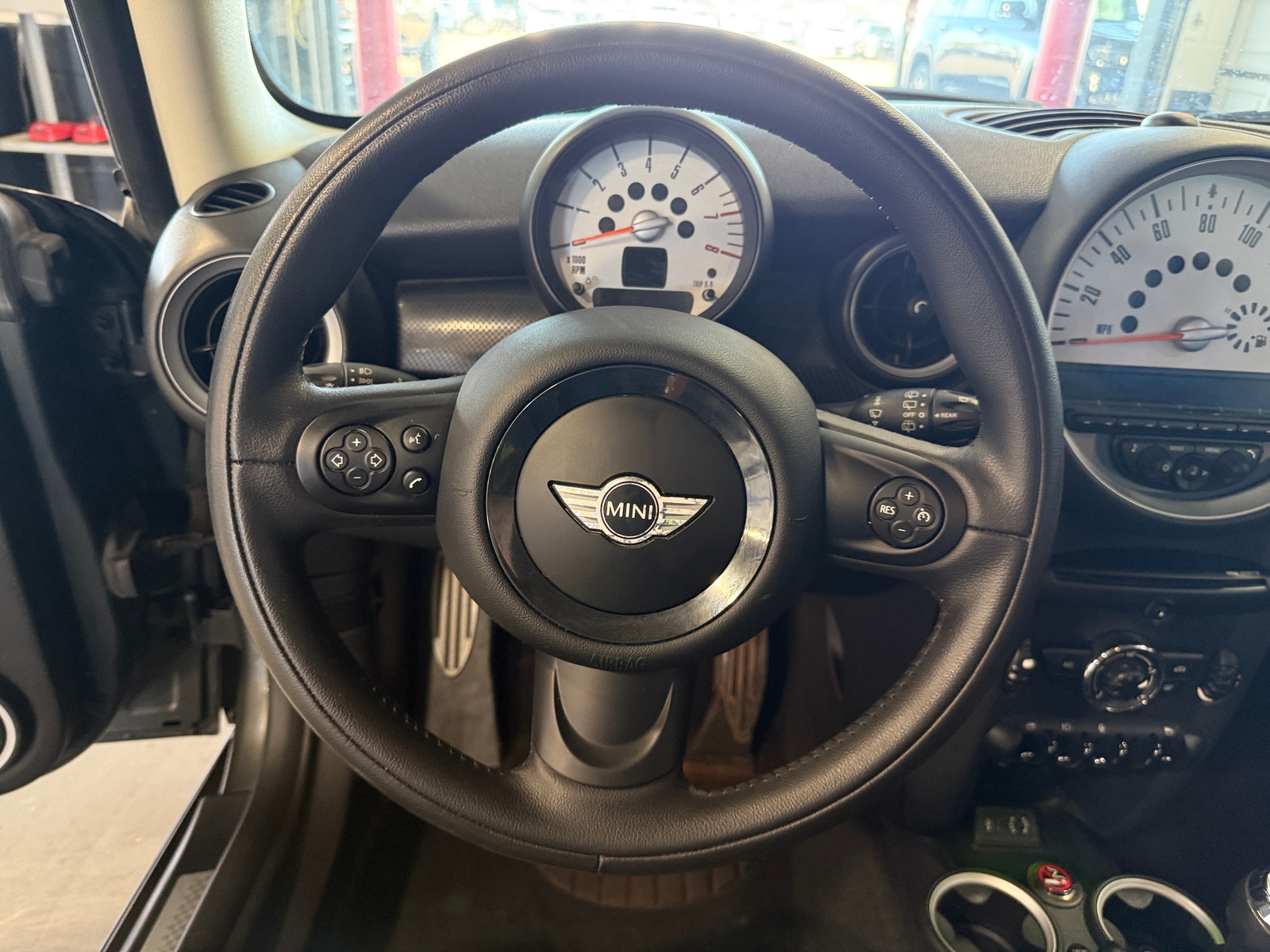 Thumbnail: 2013 MINI Cooper Hardtop - 4