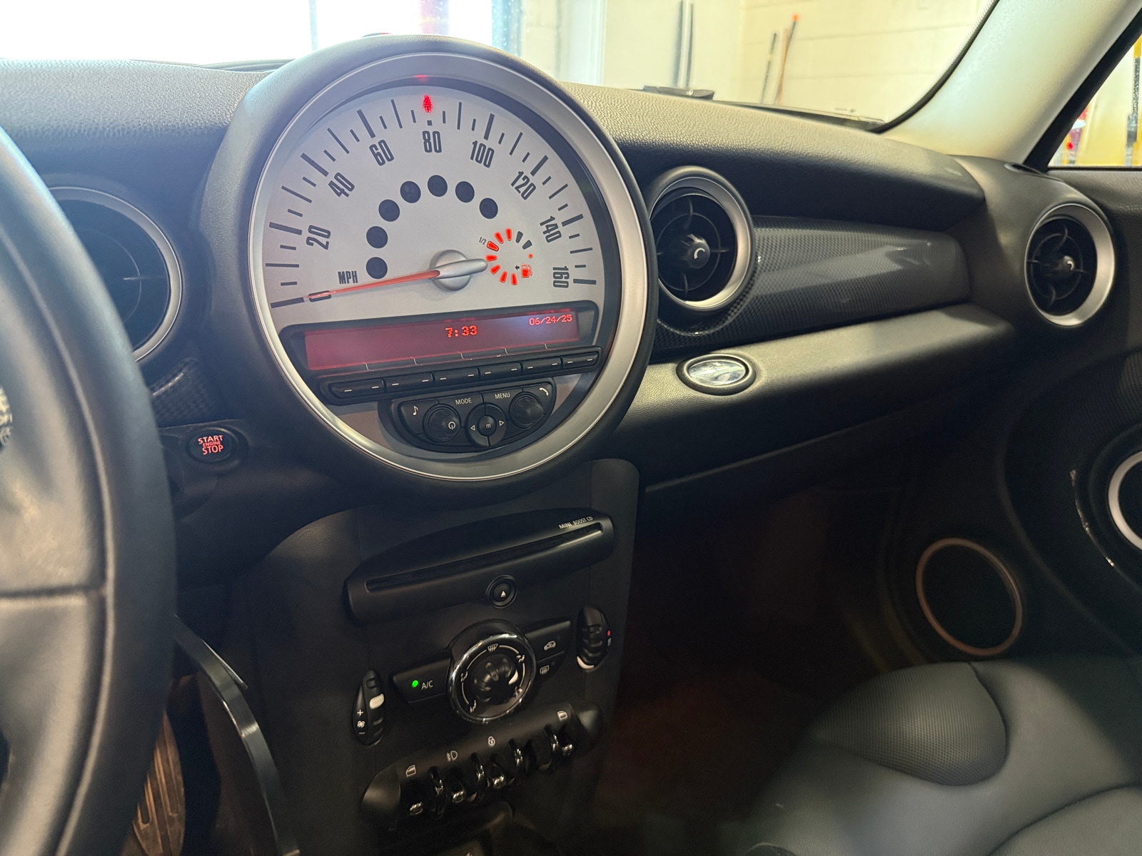 Thumbnail: 2013 MINI Cooper Hardtop - 3