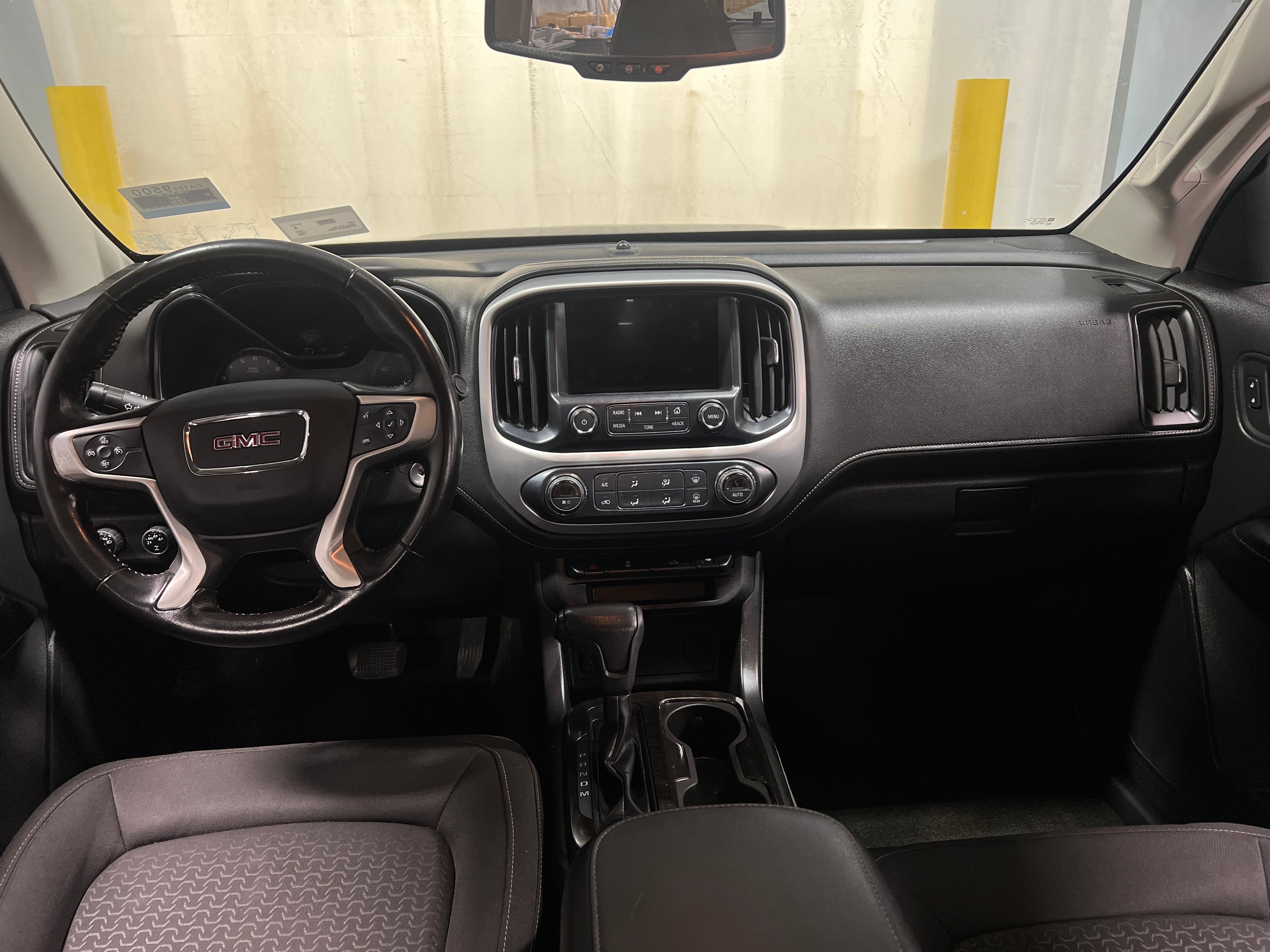 Thumbnail: 2016 GMC Canyon - 3