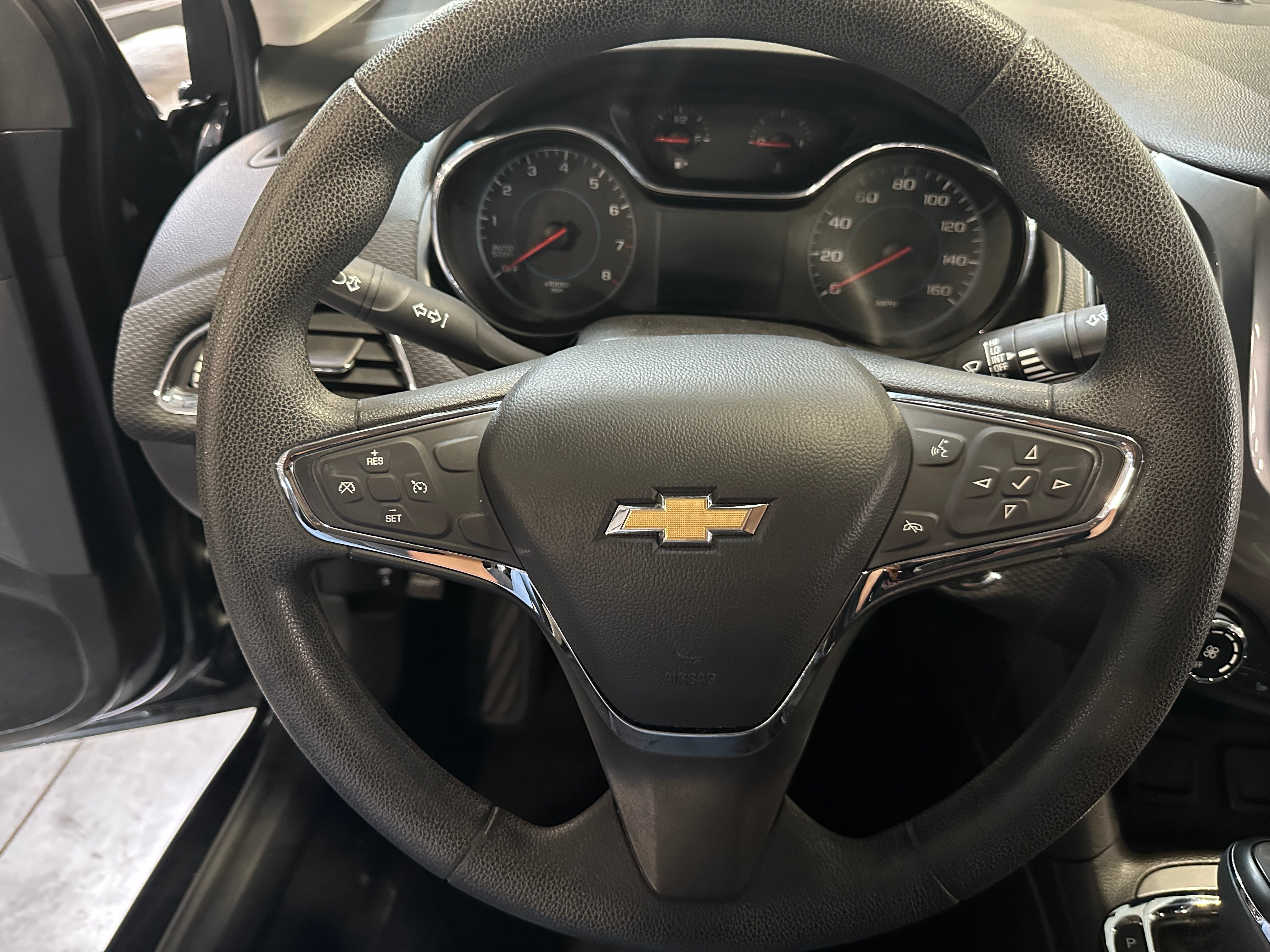 Thumbnail: 2018 Chevrolet Cruze - 5