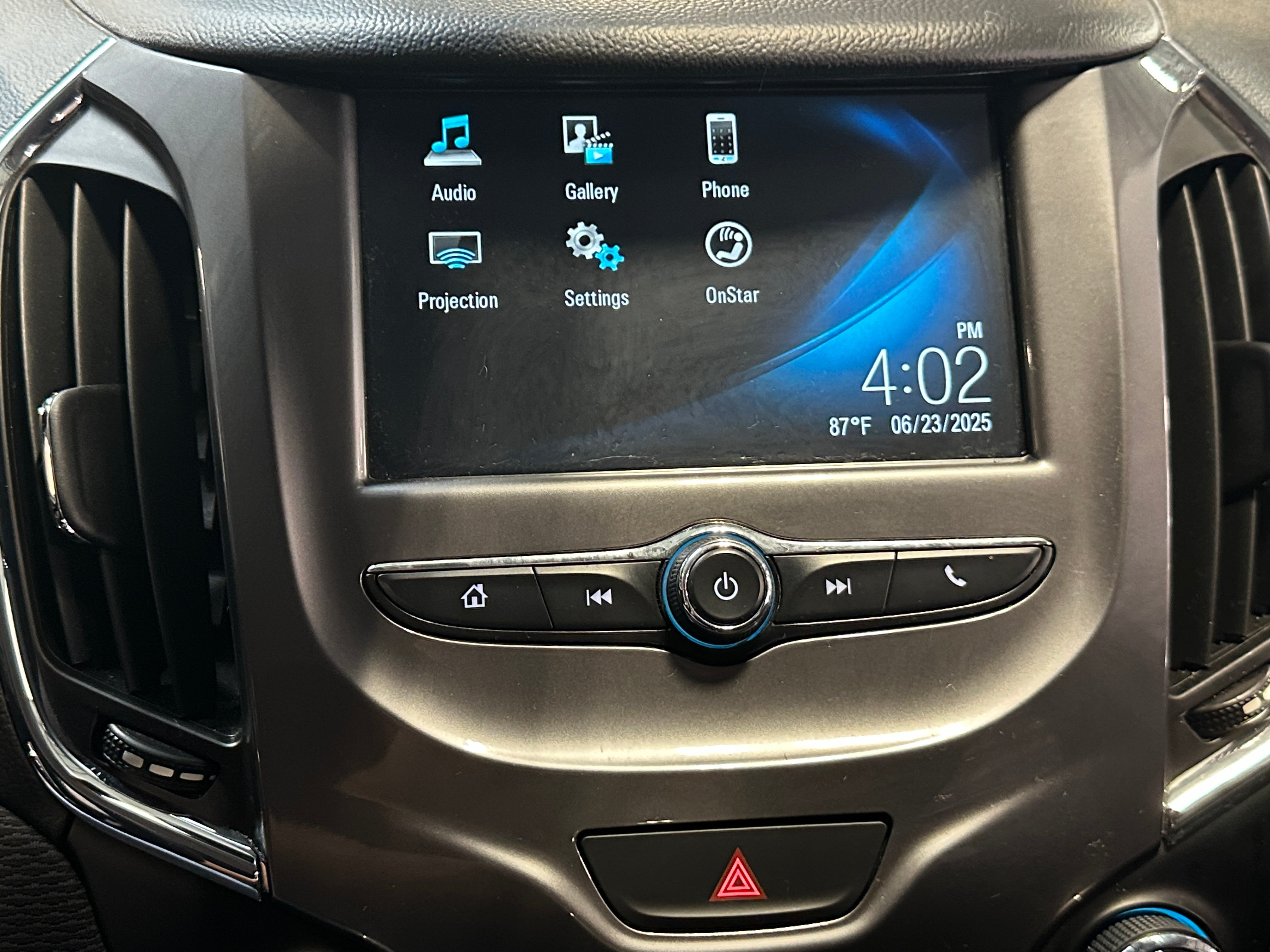 Thumbnail: 2018 Chevrolet Cruze - 4