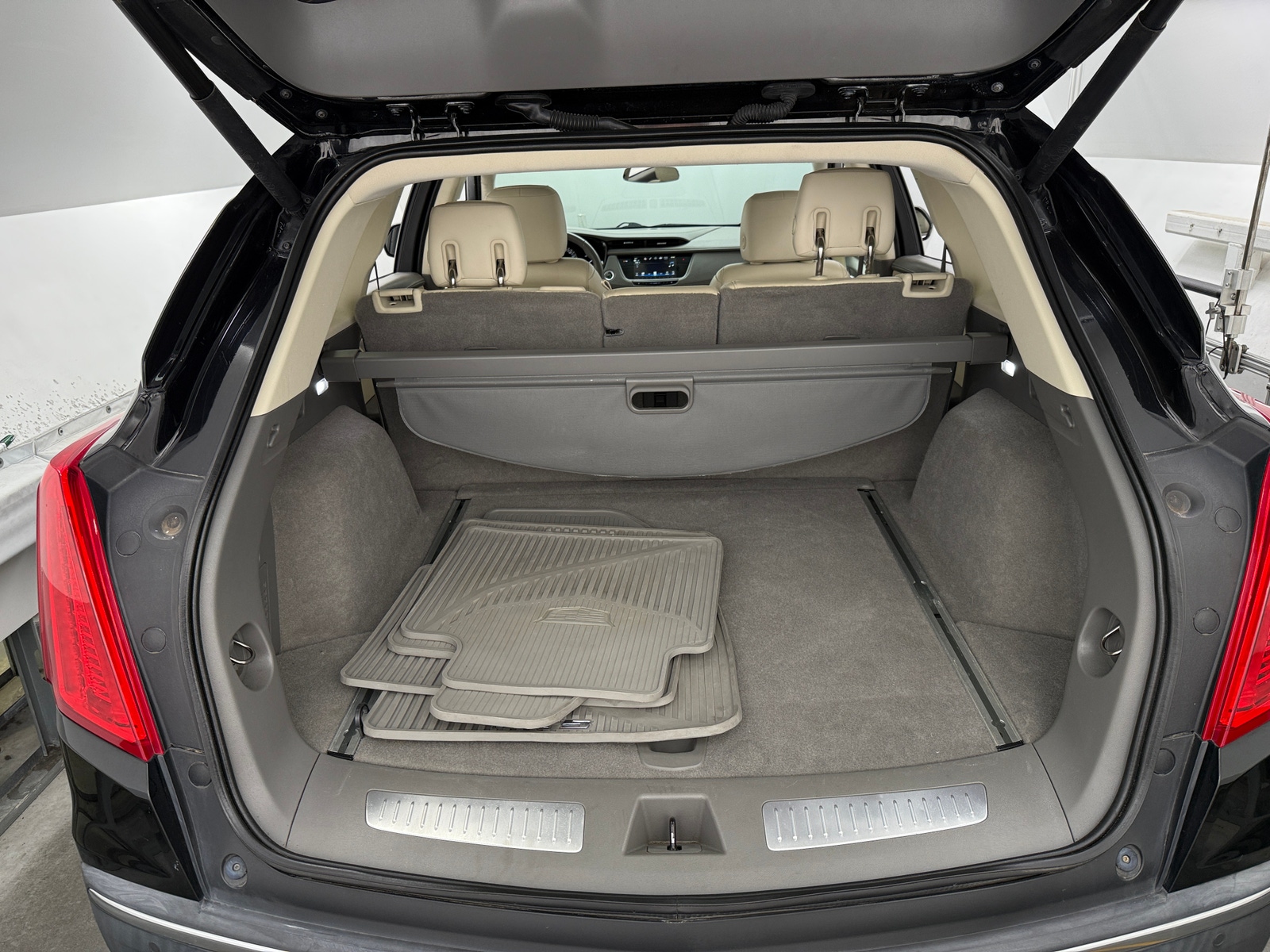 Thumbnail: 2019 Cadillac XT5 - 6