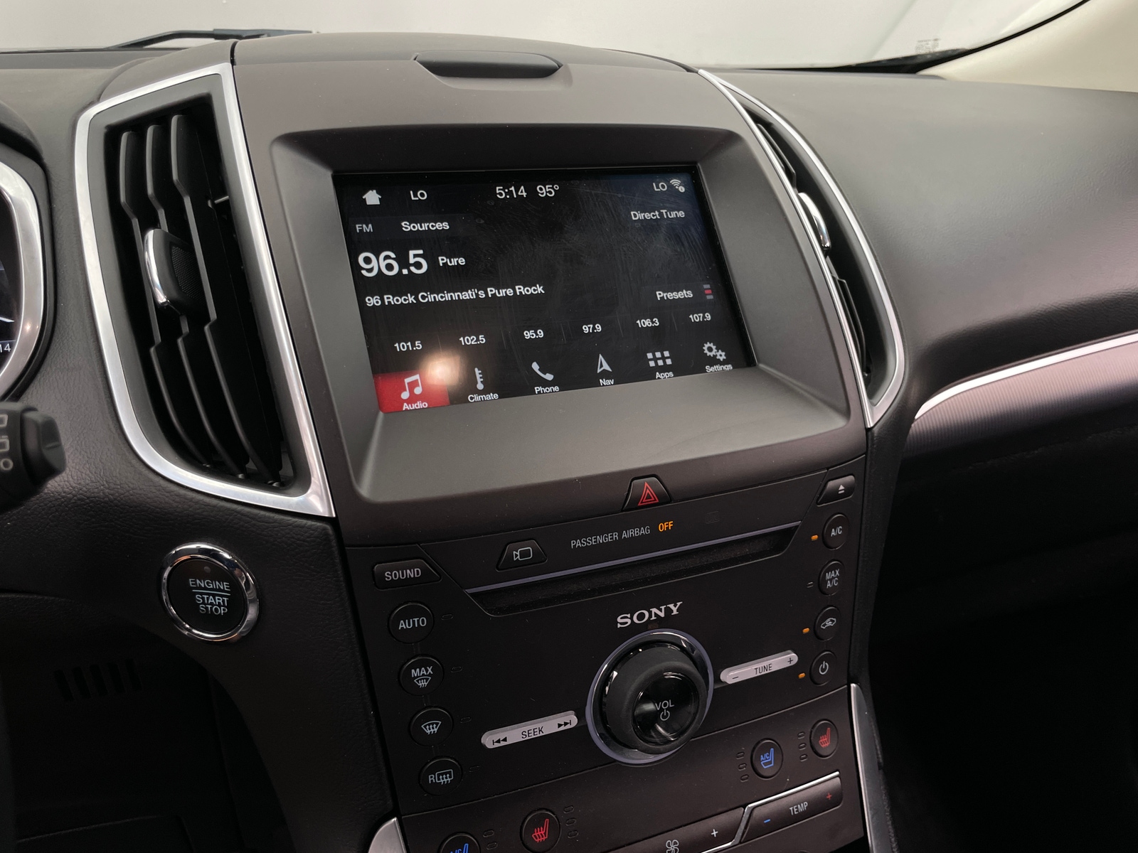 Thumbnail: 2016 Ford Edge - 3