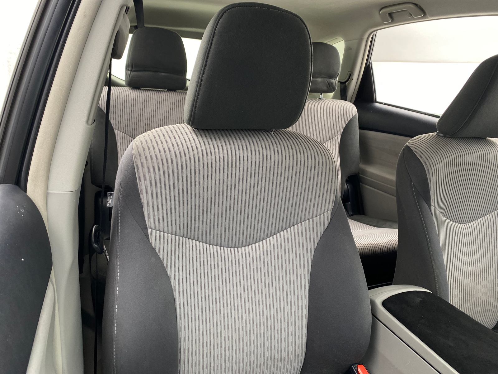 Thumbnail: 2016 Toyota Prius v - 2