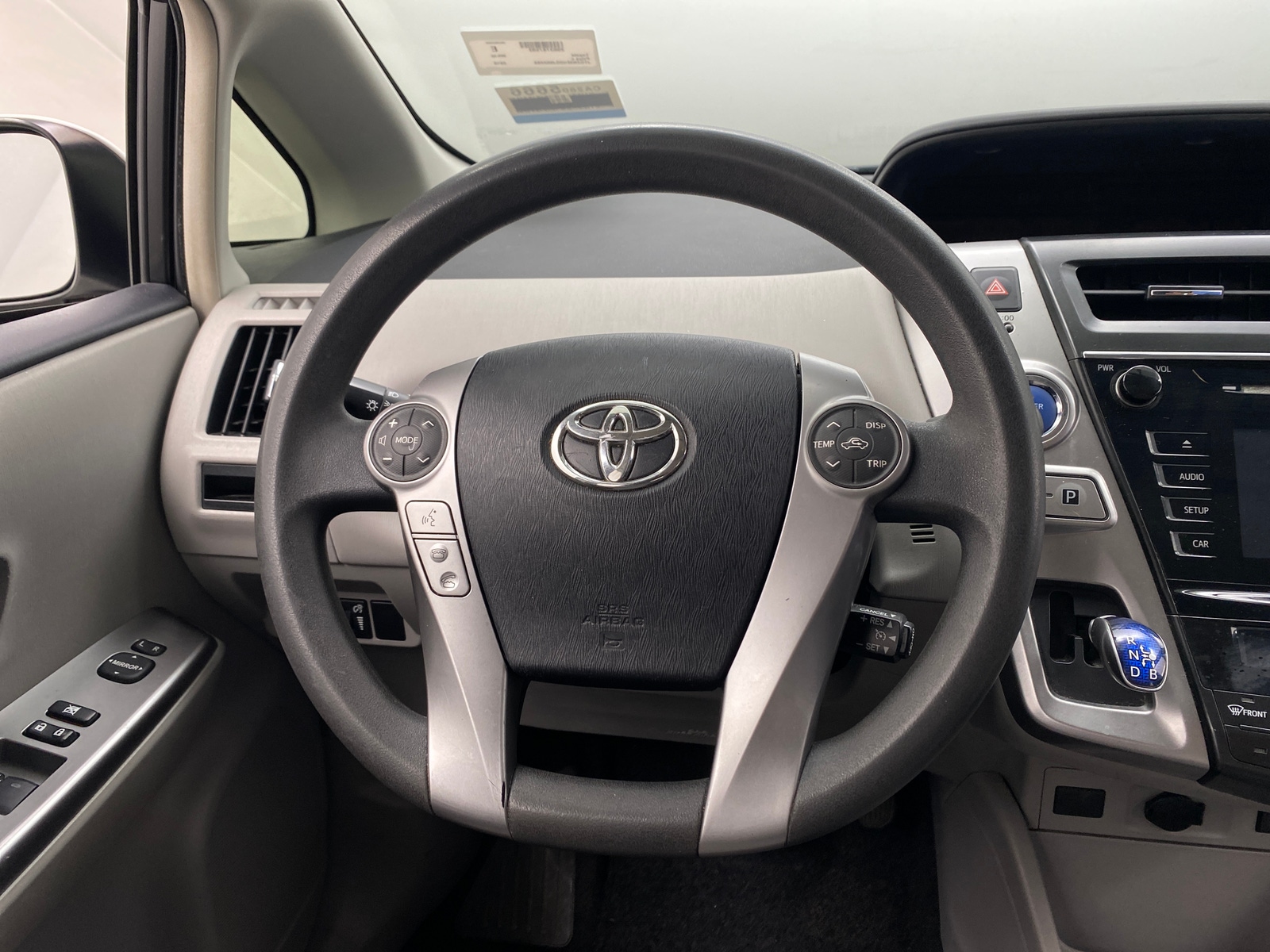 Thumbnail: 2016 Toyota Prius v - 5