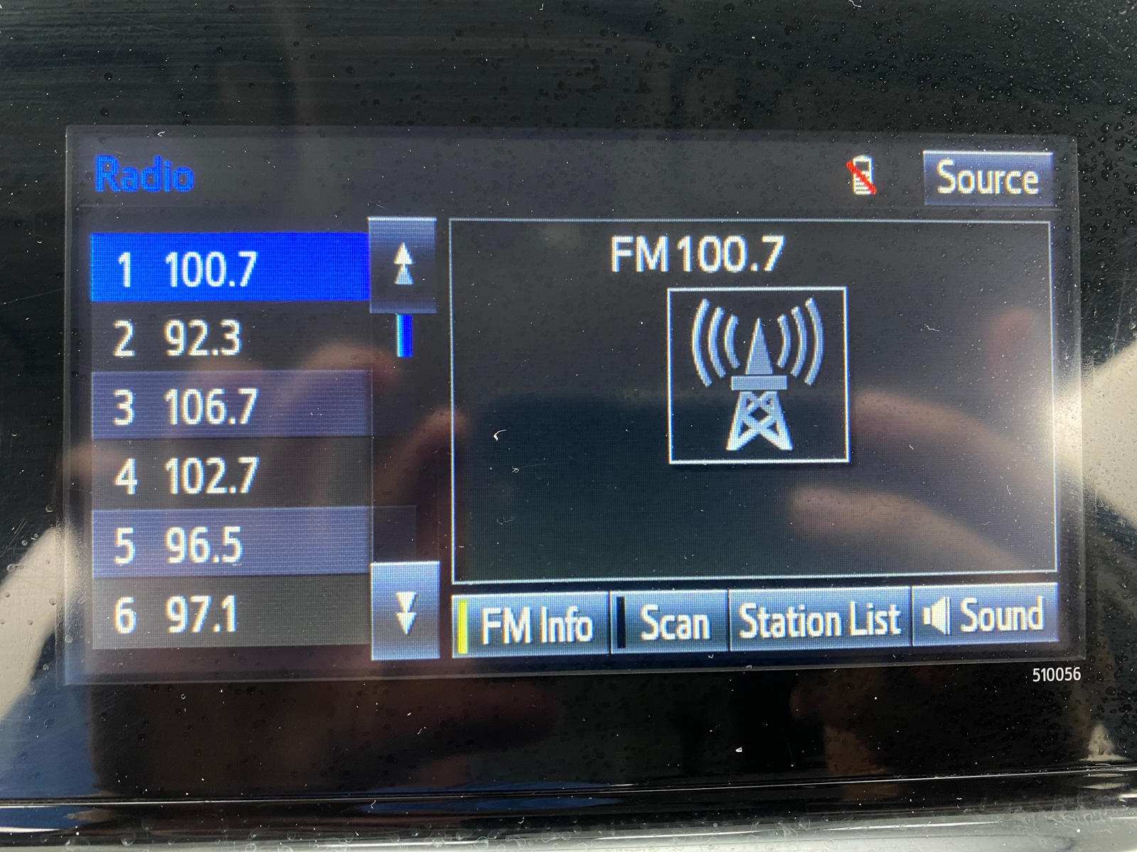 Thumbnail: 2016 Toyota Prius v - 4