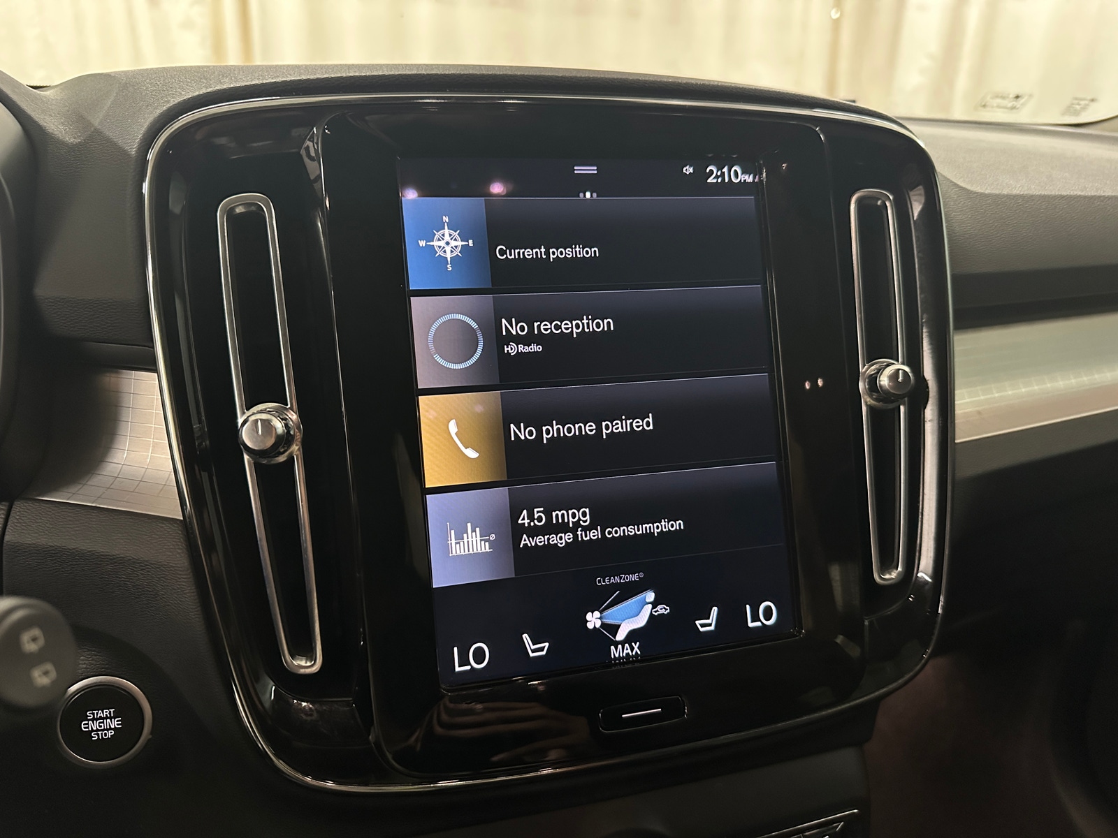 Thumbnail: 2022 Volvo XC40 - 3