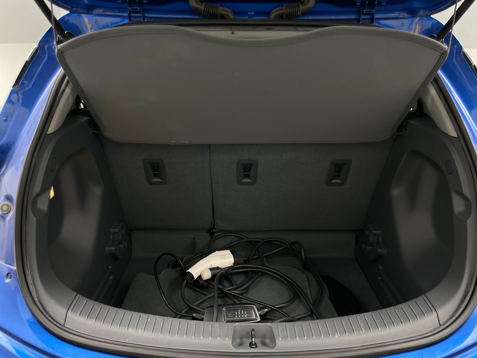 Thumbnail: 2017 Chevrolet Bolt EV - 6