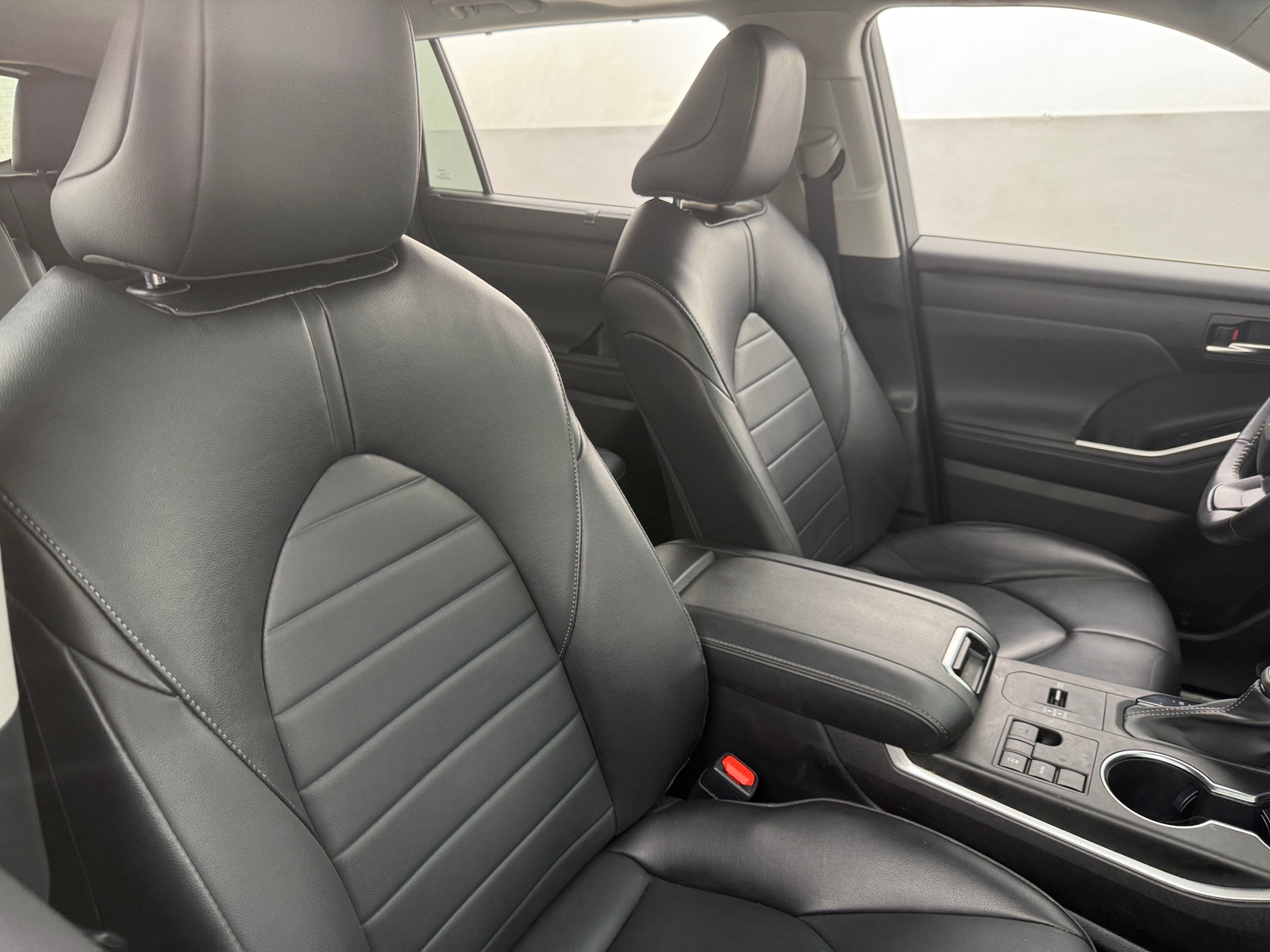 Thumbnail: 2023 Toyota Highlander - 2