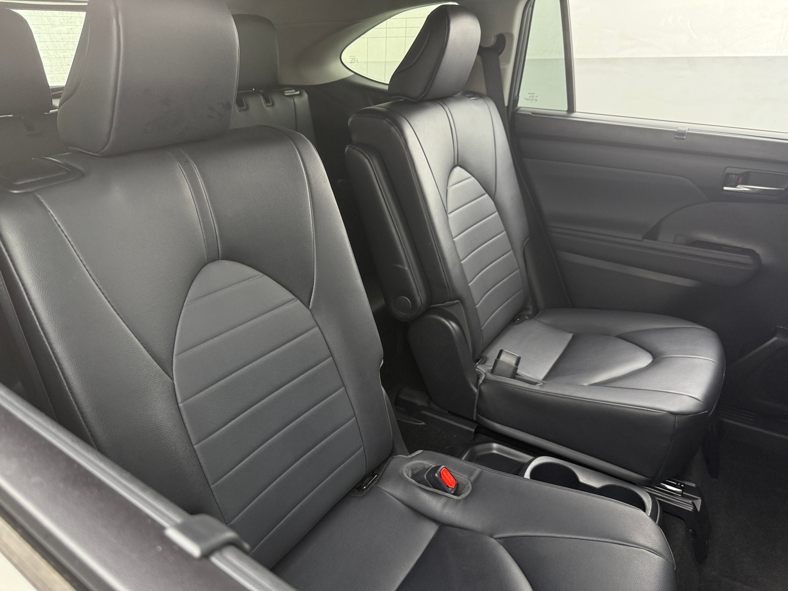 Thumbnail: 2023 Toyota Highlander - 6