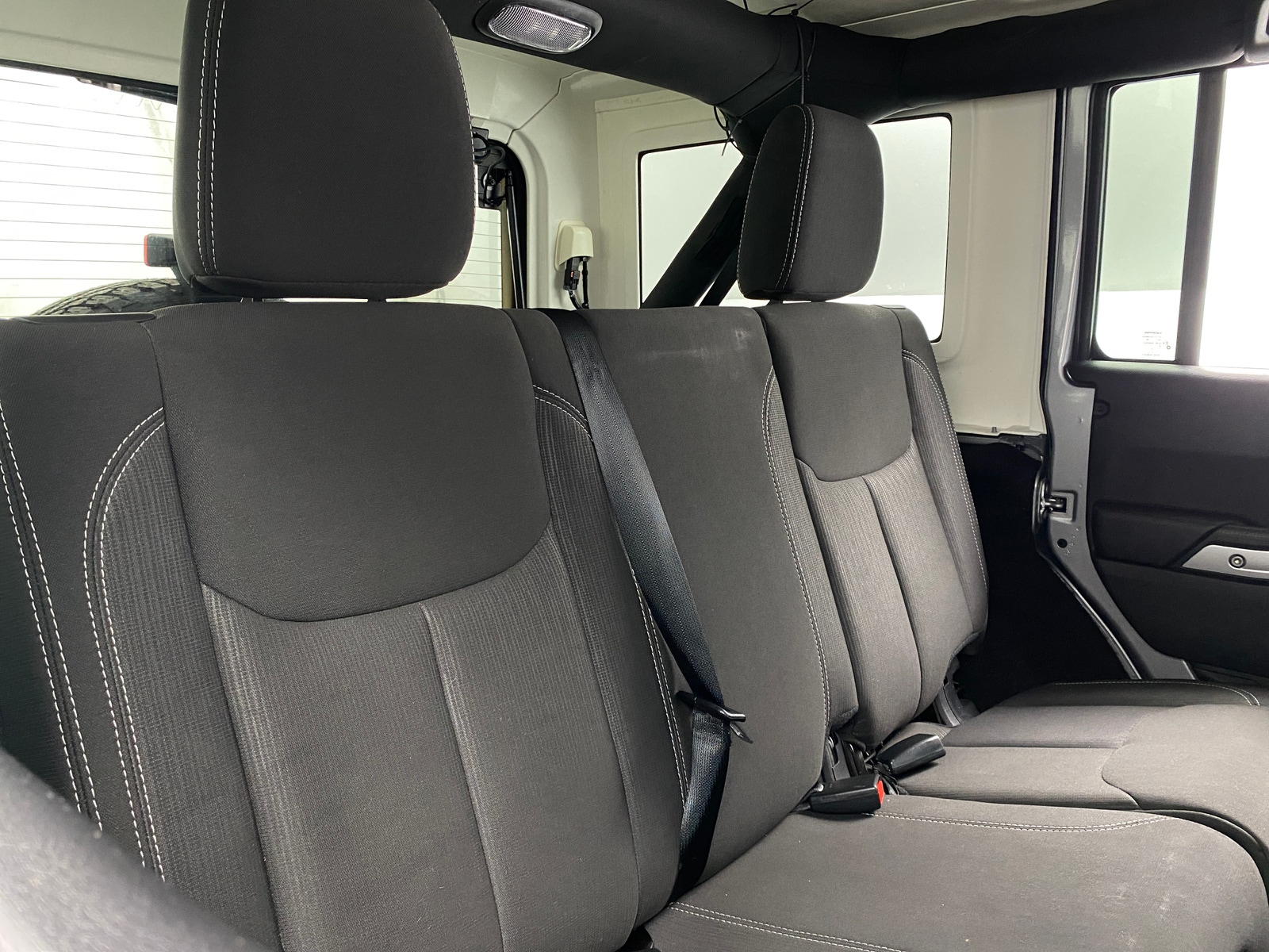 Thumbnail: 2016 Jeep Wrangler - 6