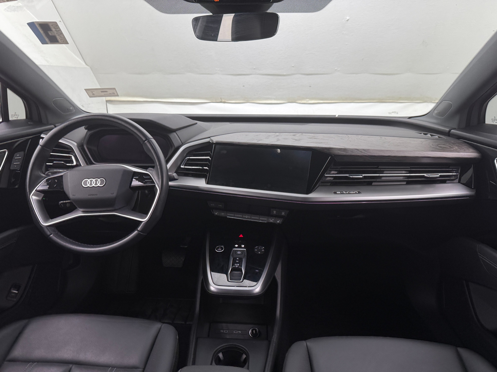 Thumbnail: 2023 Audi Q4 e-tron - 2