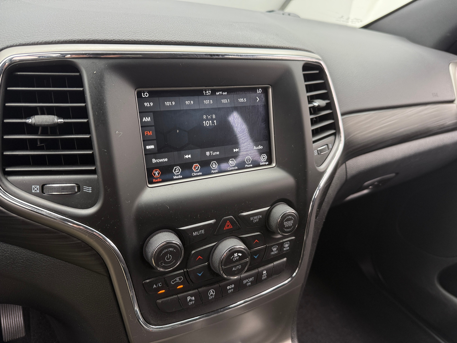 Thumbnail: 2021 Jeep Grand Cherokee - 4